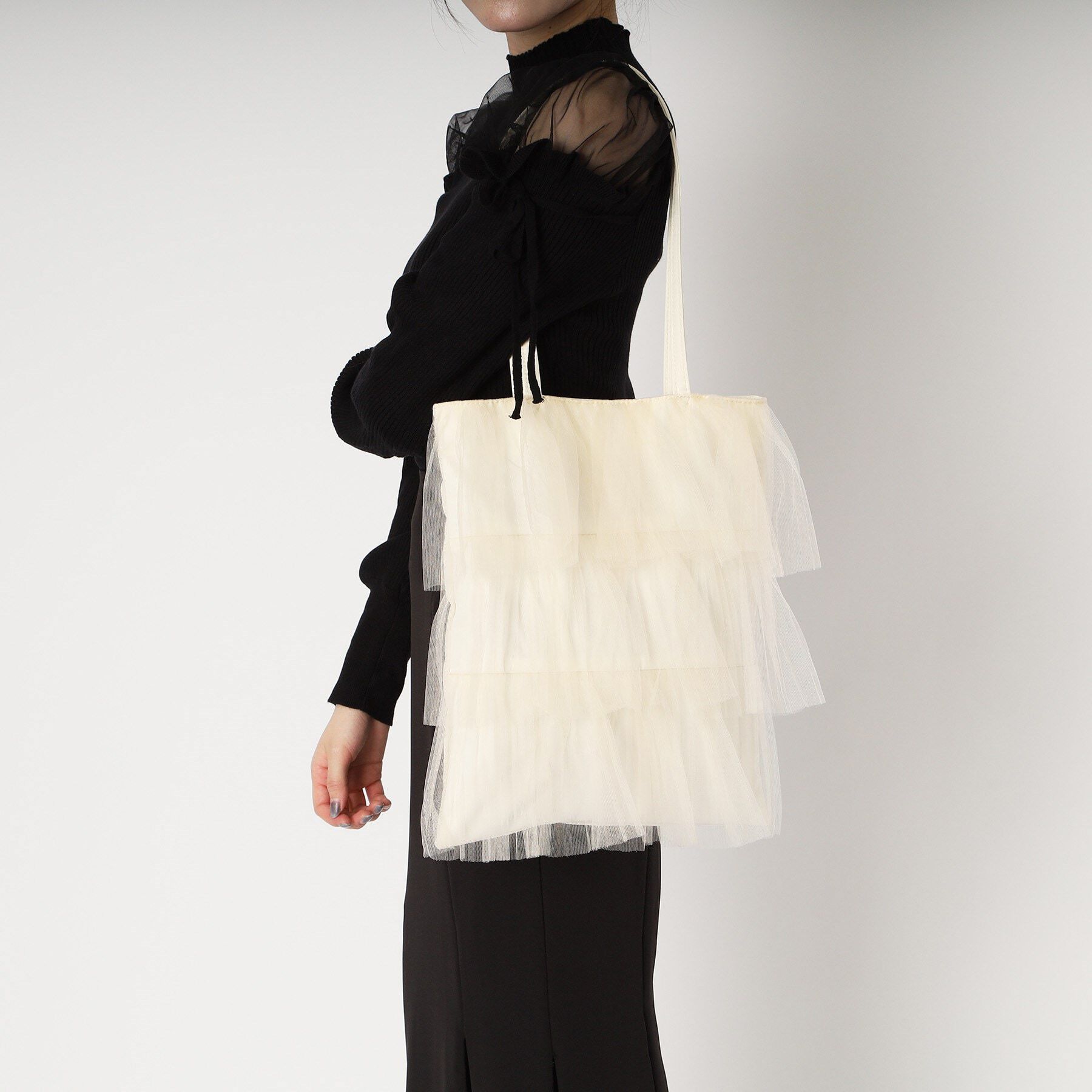 Ober Tashe「軽量 チュールティアードフリルトート」|トートバッグ|
