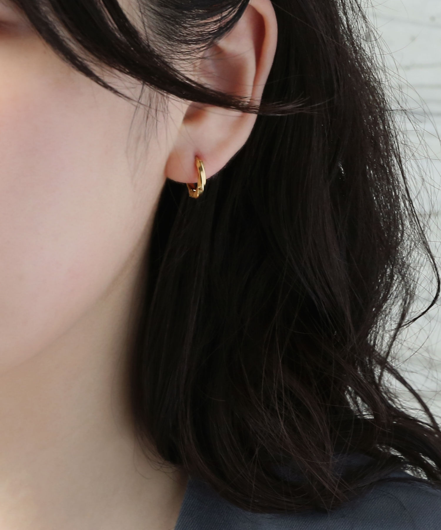 colleca la「[stainless]ステンレス・ツイストワンタッチフープピアス〈金属アレルギー対応〉」|ピアス|ゴールド