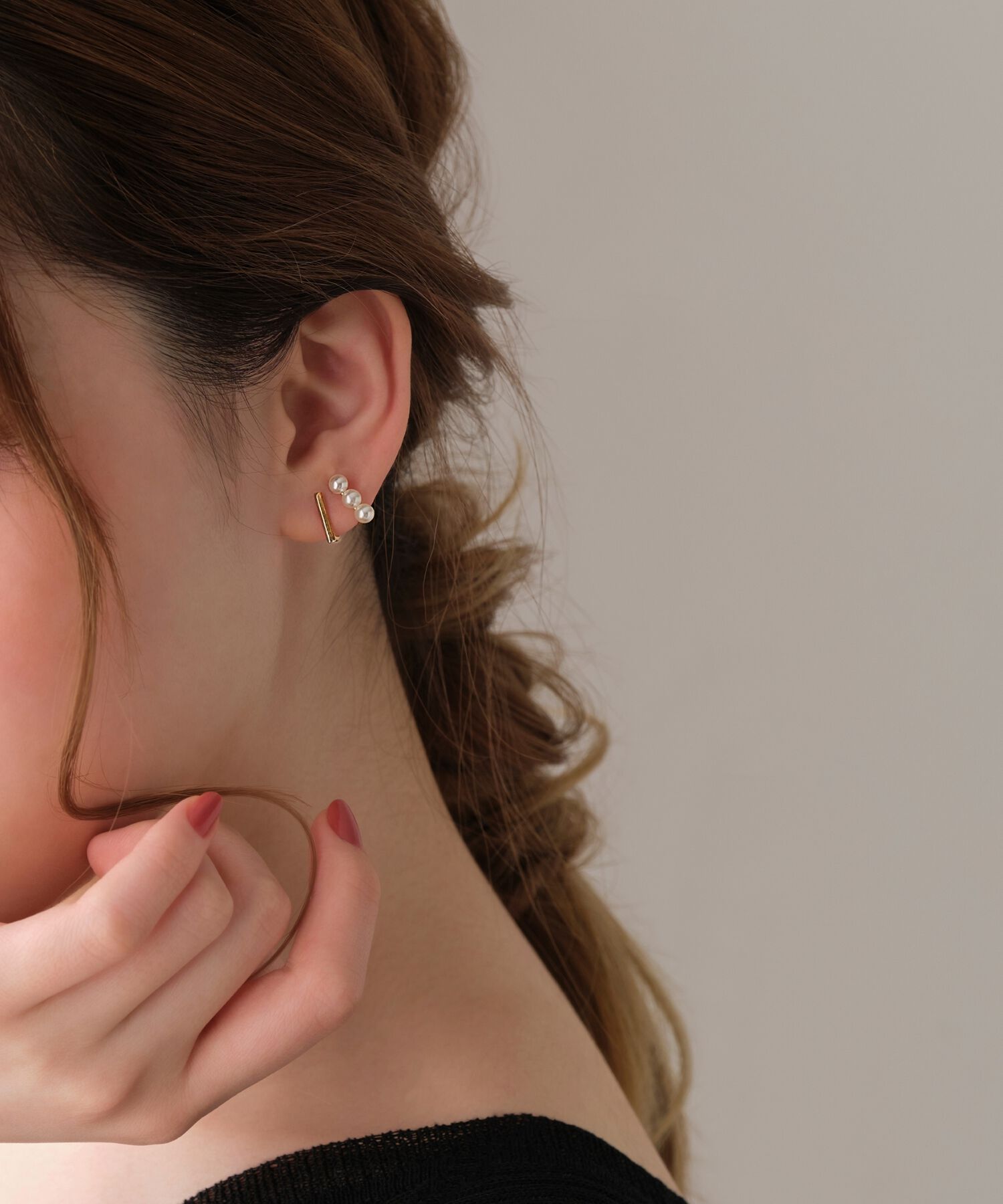 Phoebe「【シリーズ累計販売15000点突破！】ダブルデコレイトカフイヤリング　ゴールド」|イヤリング|