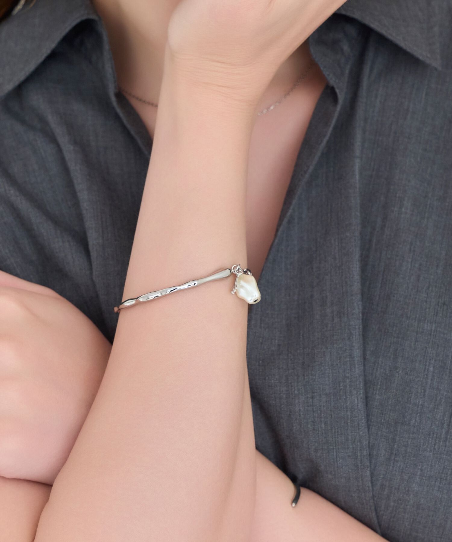 Phoebe「フロウラインメタルブレスレット　シルバー」|ブレスレット・バングル|