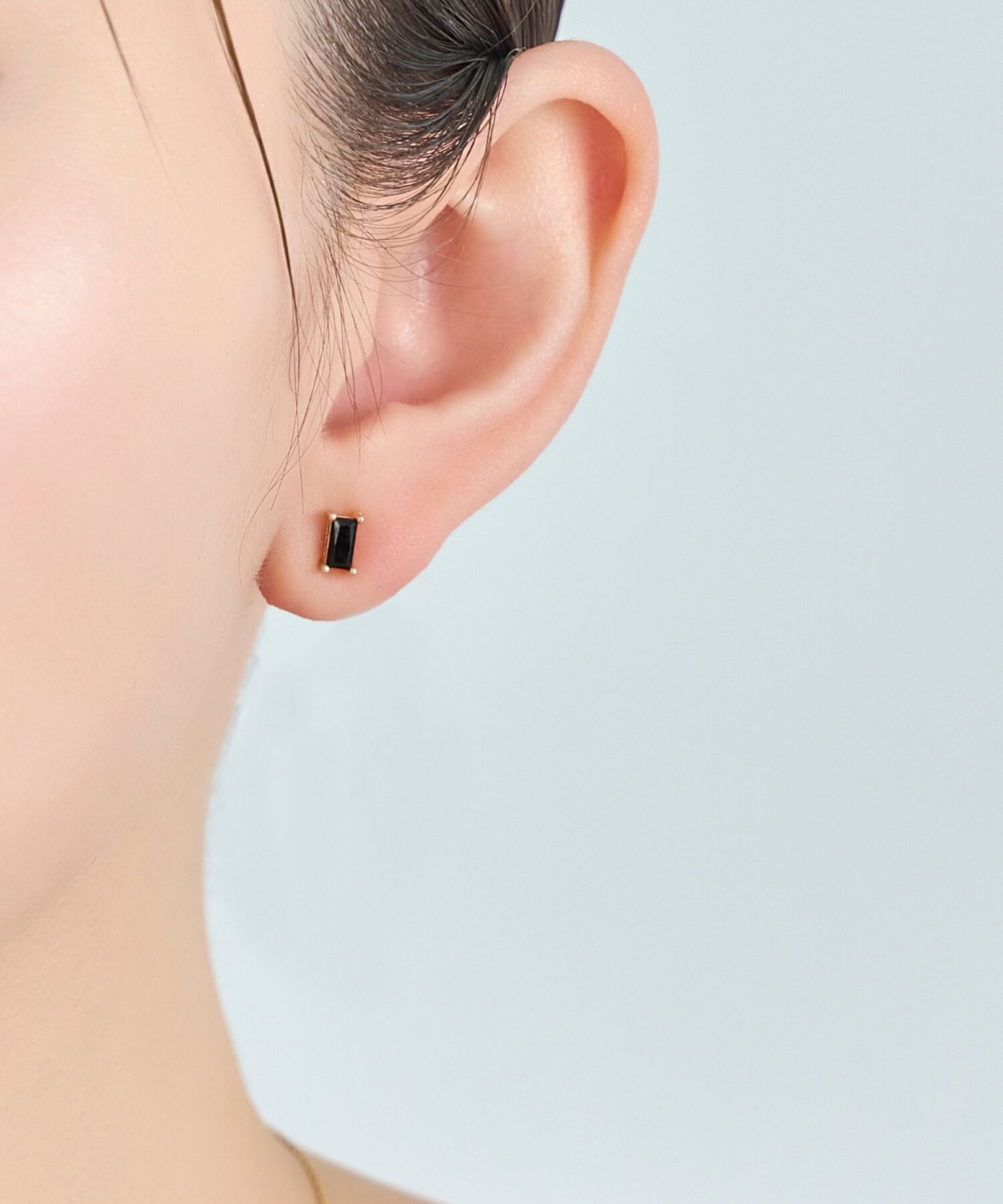 Phoebe「シャインフレームレクタングルピアス　ブラック（片耳）」|ピアス|