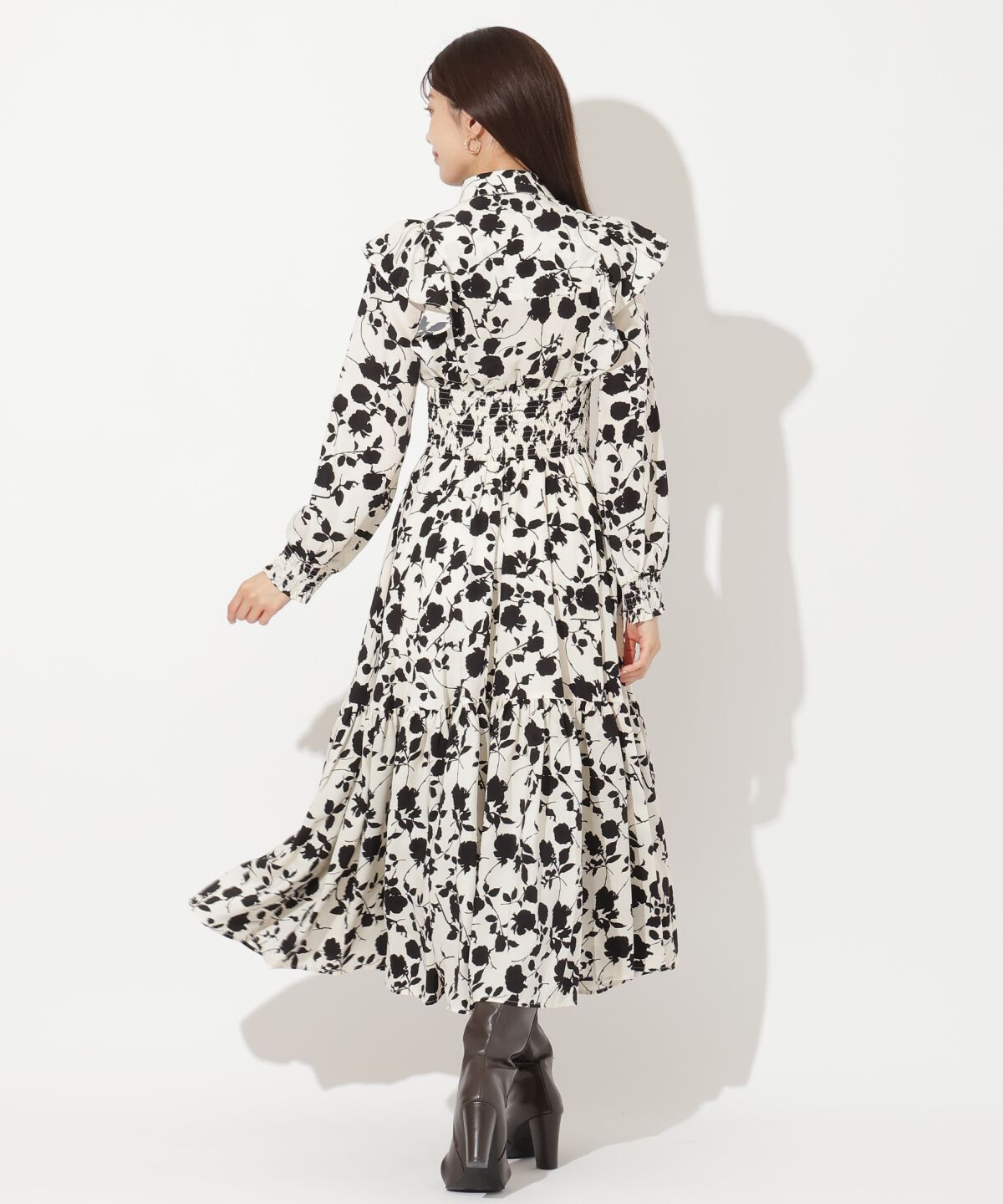 アンドクチュール「ワンカラーフラワーシャーリングワンピース」|ワンピース|