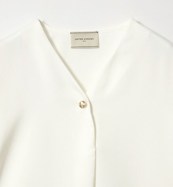 UNITED ARROWS「サテン Vネック ブラウス ‐ウォッシャブル‐」|シャツ・ブラウス|