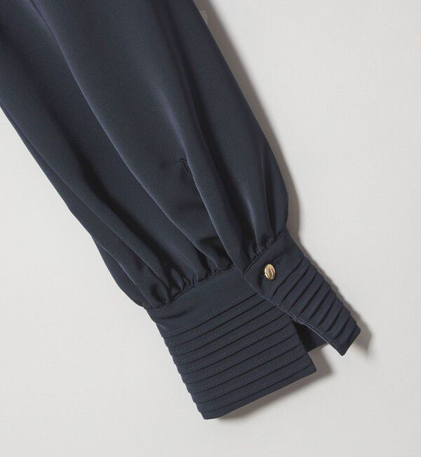 UNITED ARROWS「サテン Vネック ブラウス ‐ウォッシャブル‐」|シャツ・ブラウス|