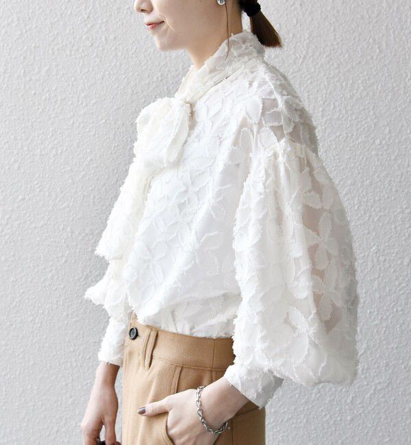 SHIPS any「SHIPS any:〈手洗い可能〉シアー フラワー ジャカード ボウタイ ブラウス」|シャツ・ブラウス|