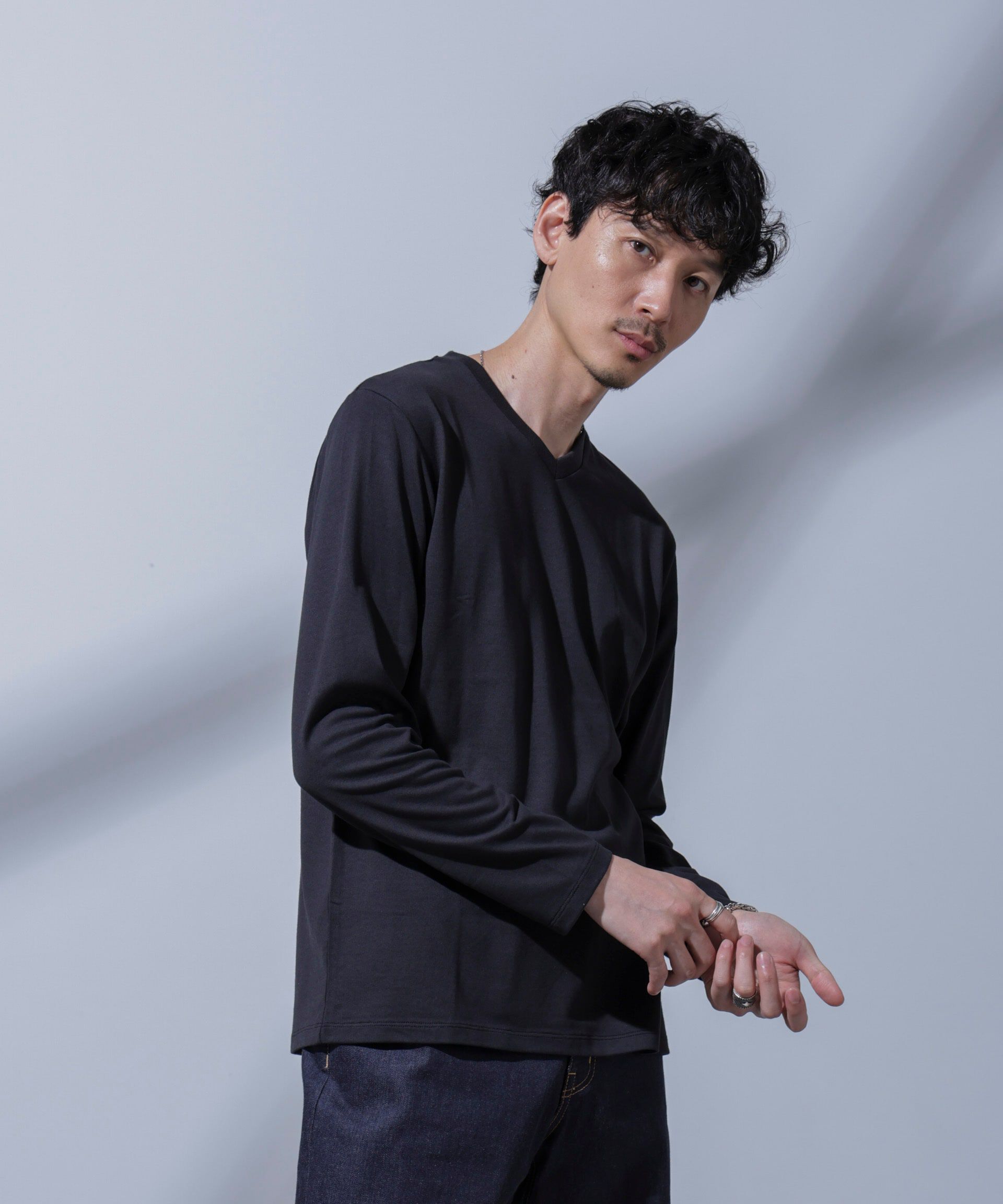 nano･universe「Anti Soaked(R)  汗染み防止 VネックTシャツ」|Tシャツ・カットソー|ブラック