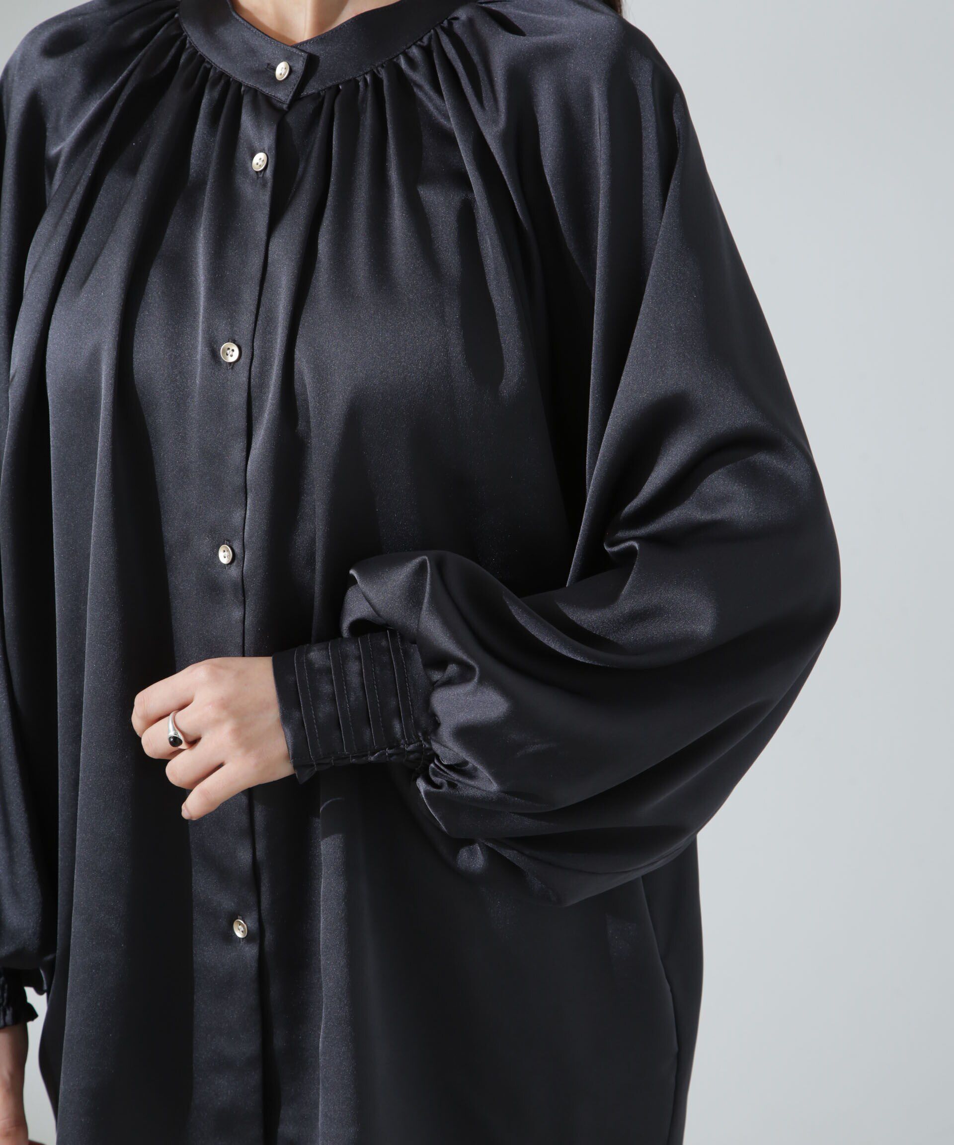 nano･universe「前後2WAYサテンドルマンギャザーブラウス（セットアップ可）」|シャツ・ブラウス|
