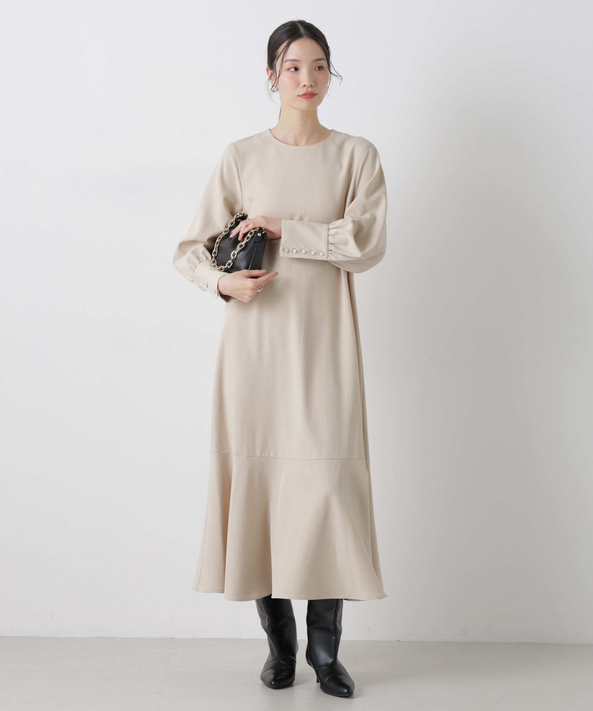 nano･universe「ヘムフレアクルミボタンスリーブワンピース」|ワンピース|ベージュ