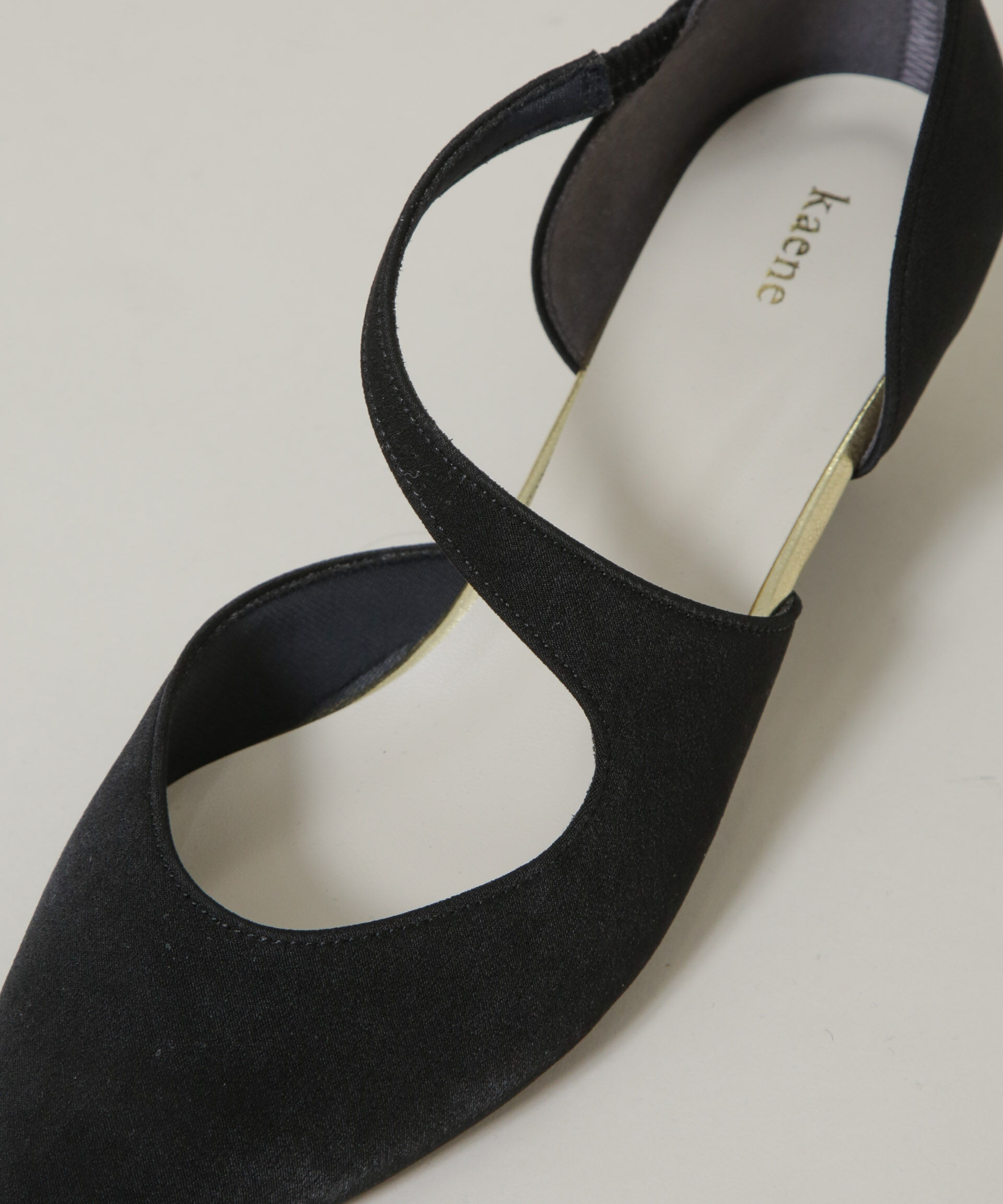 nano･universe「kaene/アシメストラップパンプス」|ビジネス・ドレスシューズ|