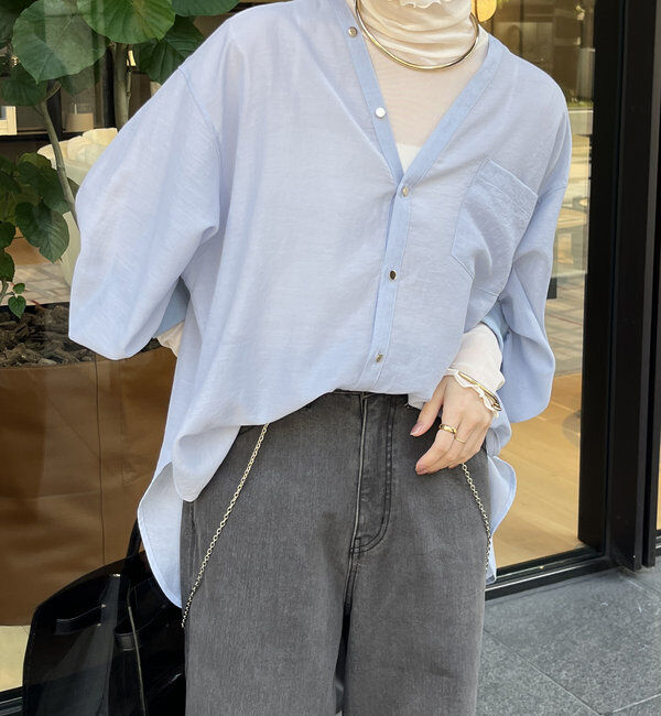  「【新色追加】GOLDボタンVVシャツ」|シャツ・ブラウス|