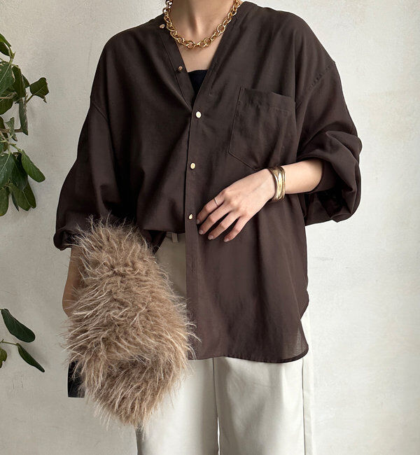  「【新色追加】GOLDボタンVVシャツ」|シャツ・ブラウス|