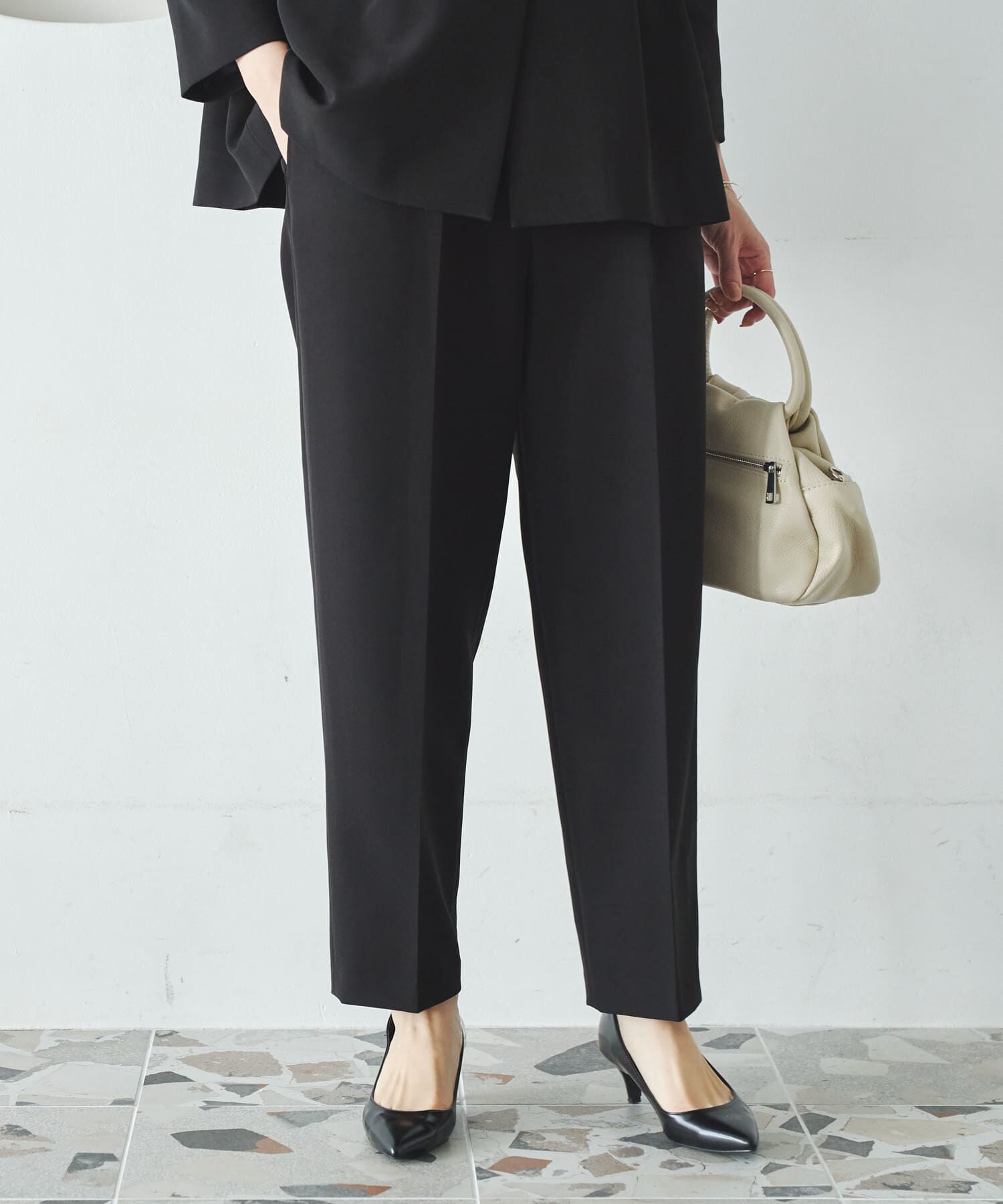 URBAN RESEARCH「『3サイズ展開』タックテーパードパンツ」|その他|