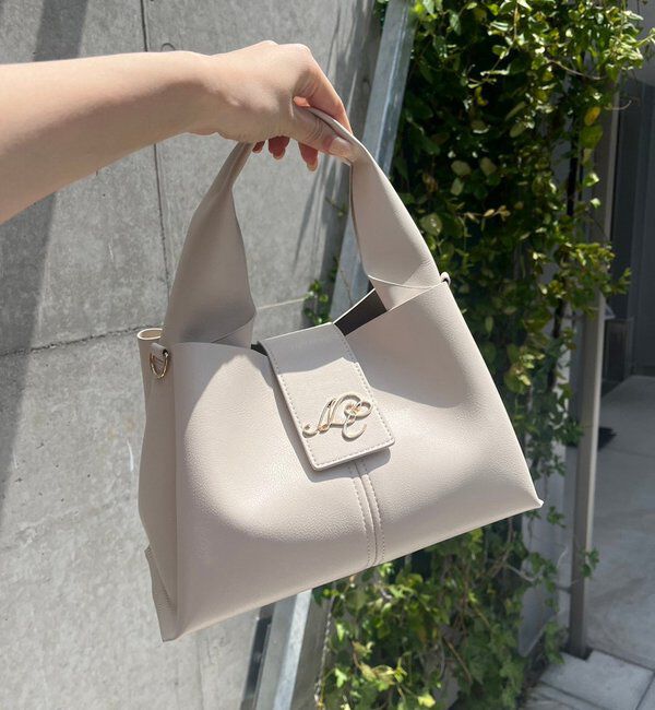  「【リバイバル】エンブレム付きトライアングルバッグ」|ショルダー・メッセンジャー|