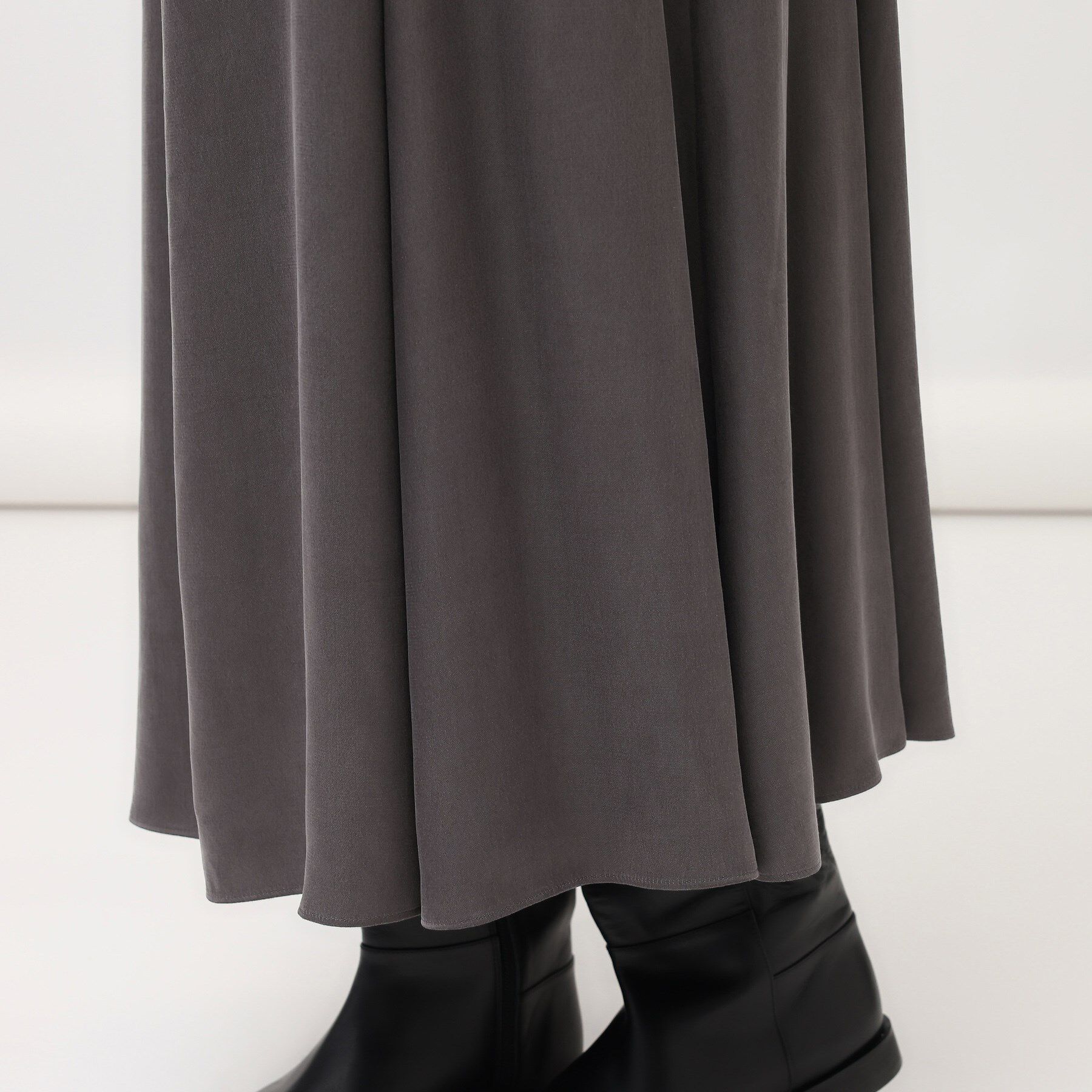 UNTITLED「【着丈調節可能】フィブリルサテン キャミワンピース」|ワンピース|