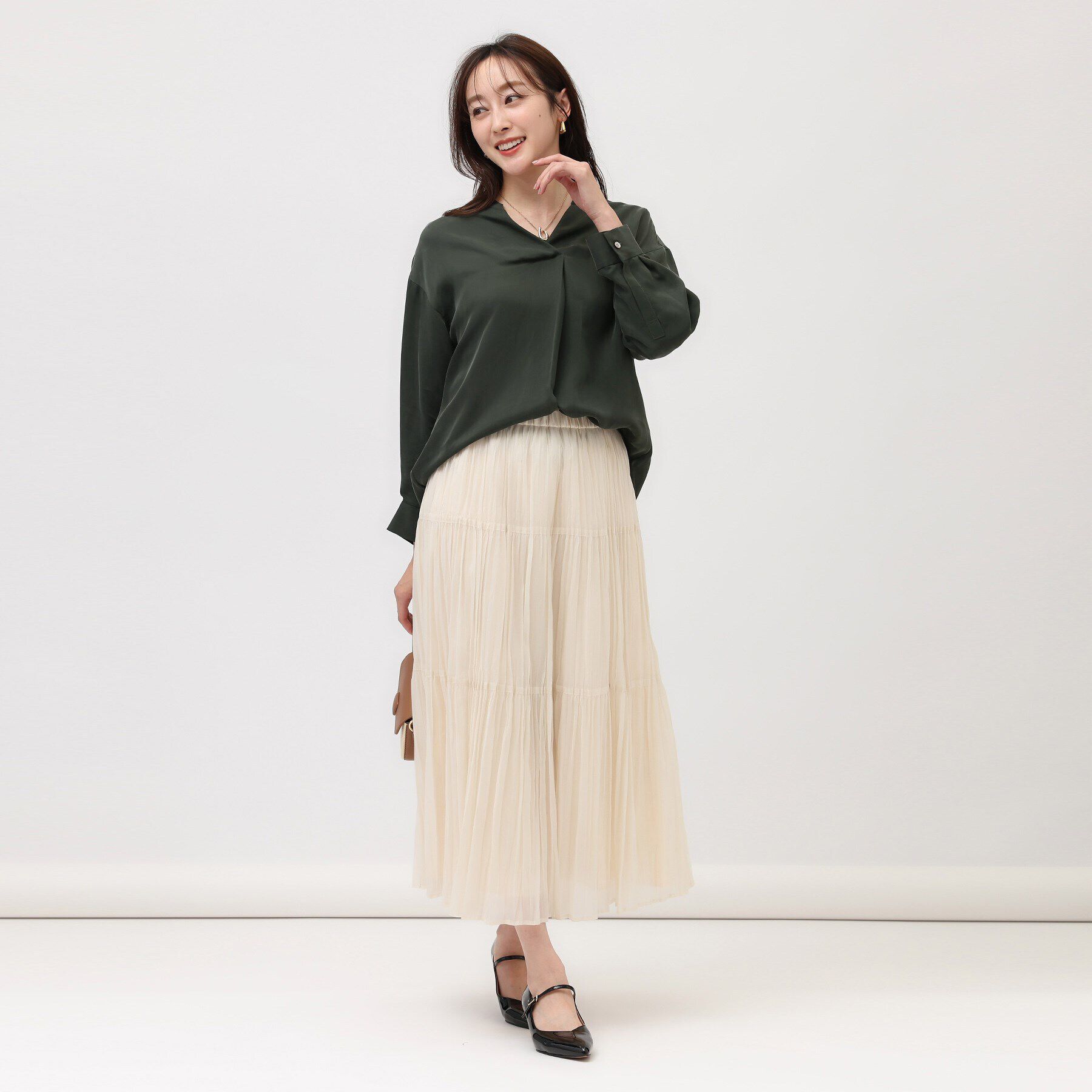 UNTITLED「【セットアップ可能/パウダータッチ】シルキーキュプラ スキッパーブラウス」|シャツ・ブラウス|