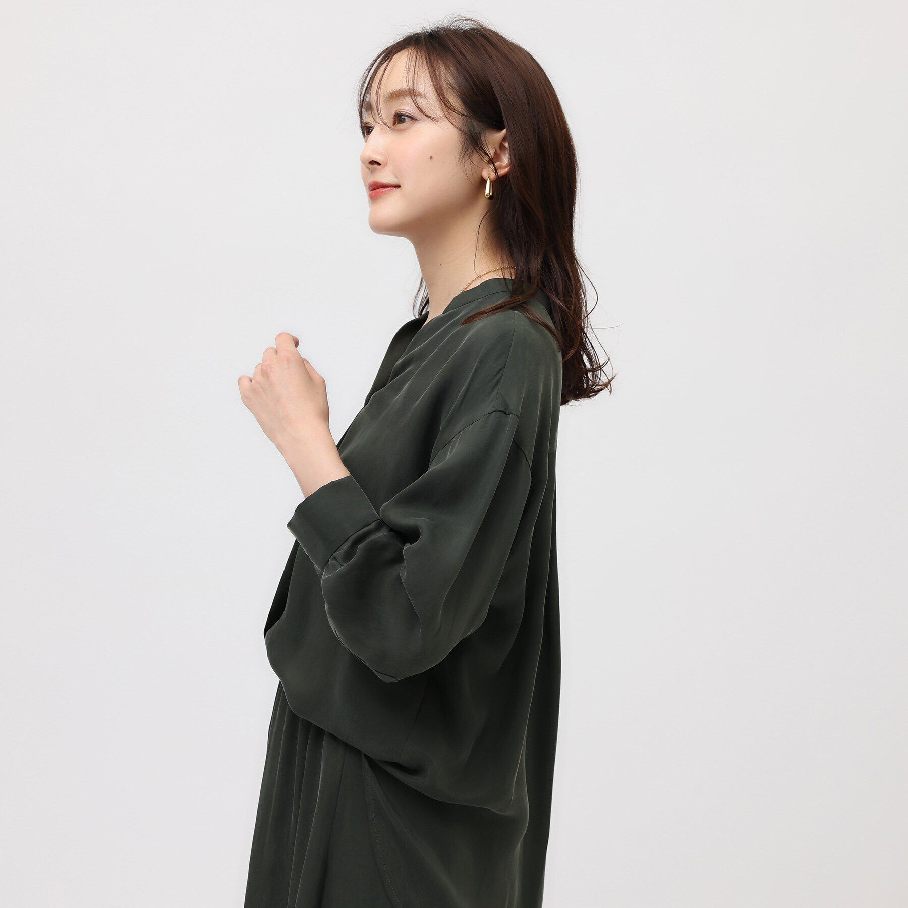 UNTITLED「【セットアップ可能/パウダータッチ】シルキーキュプラ スキッパーブラウス」|シャツ・ブラウス|