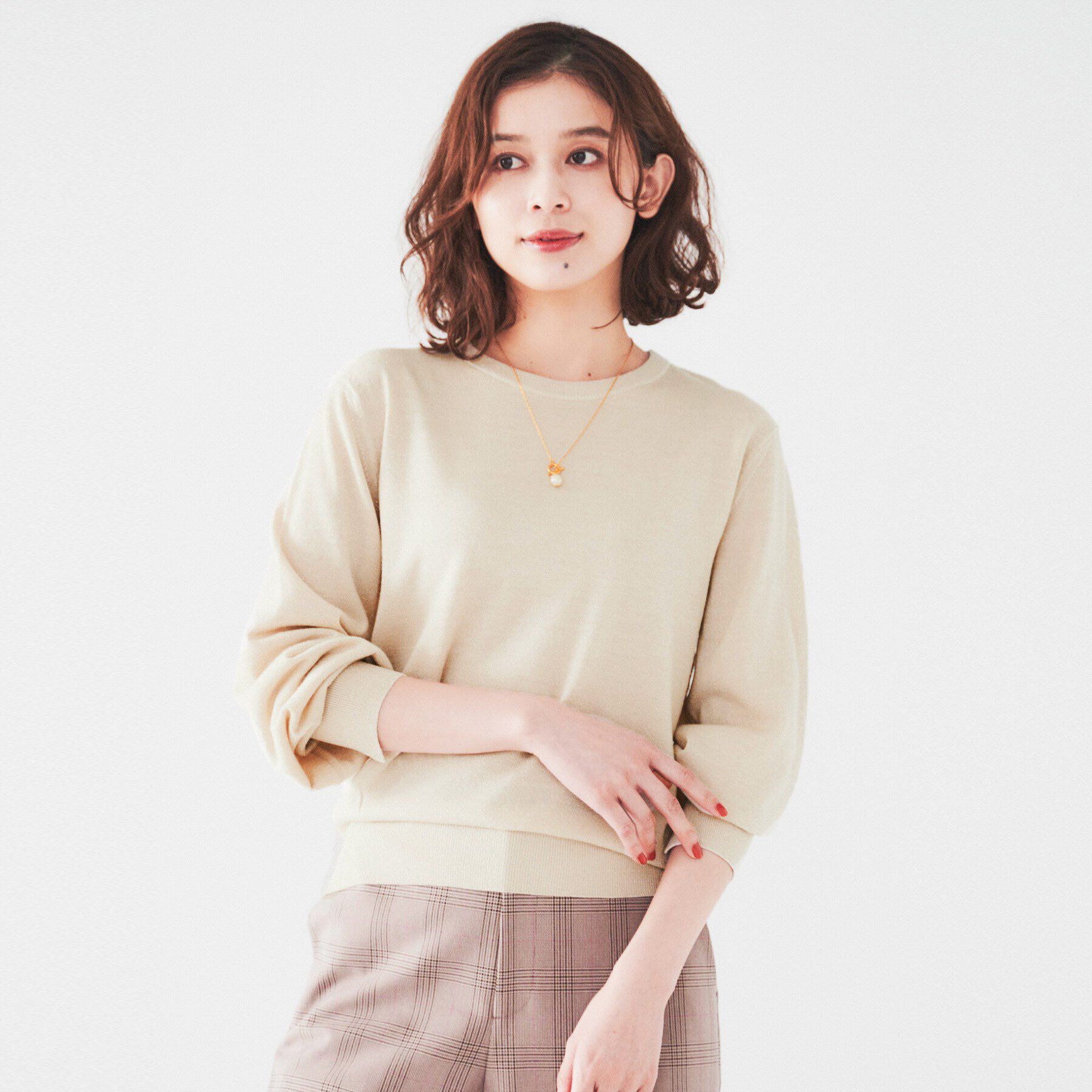 UNTITLED「【ラメ感/薄手/すっきり丈】ウールアクリル混 ラメプルオーバーニット」|ニット・セーター|オフホワイト(003