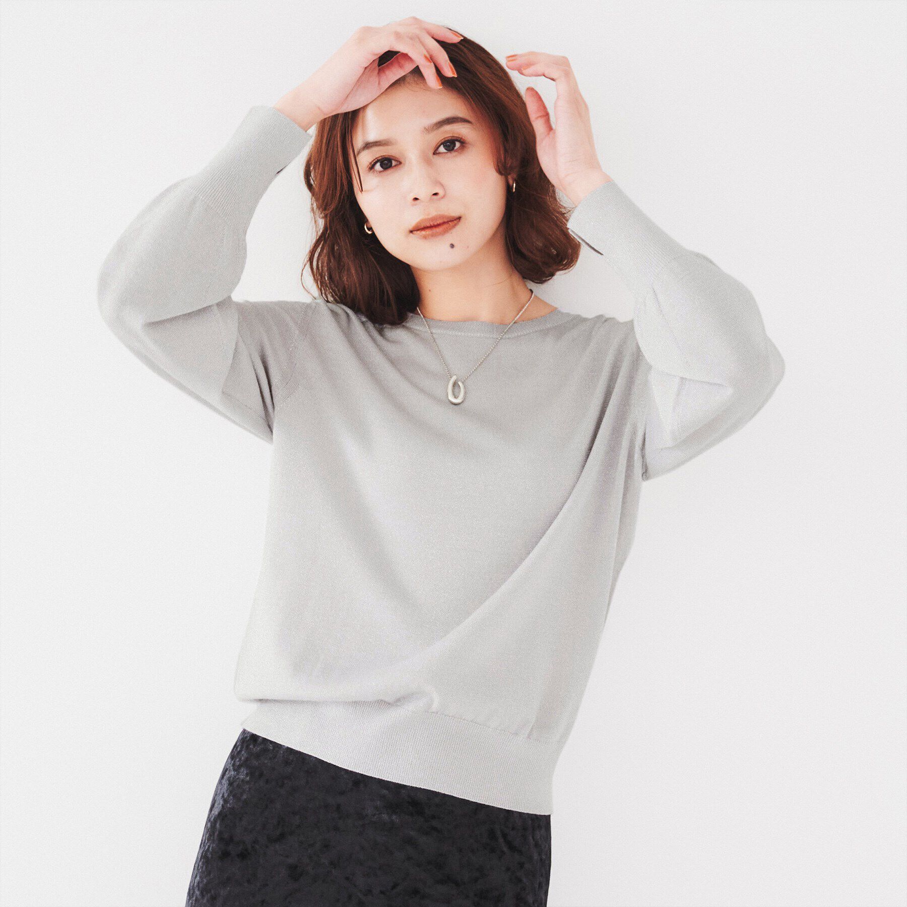 UNTITLED「【ラメ感/薄手/すっきり丈】ウールアクリル混 ラメプルオーバーニット」|ニット・セーター|ライトグレー(011