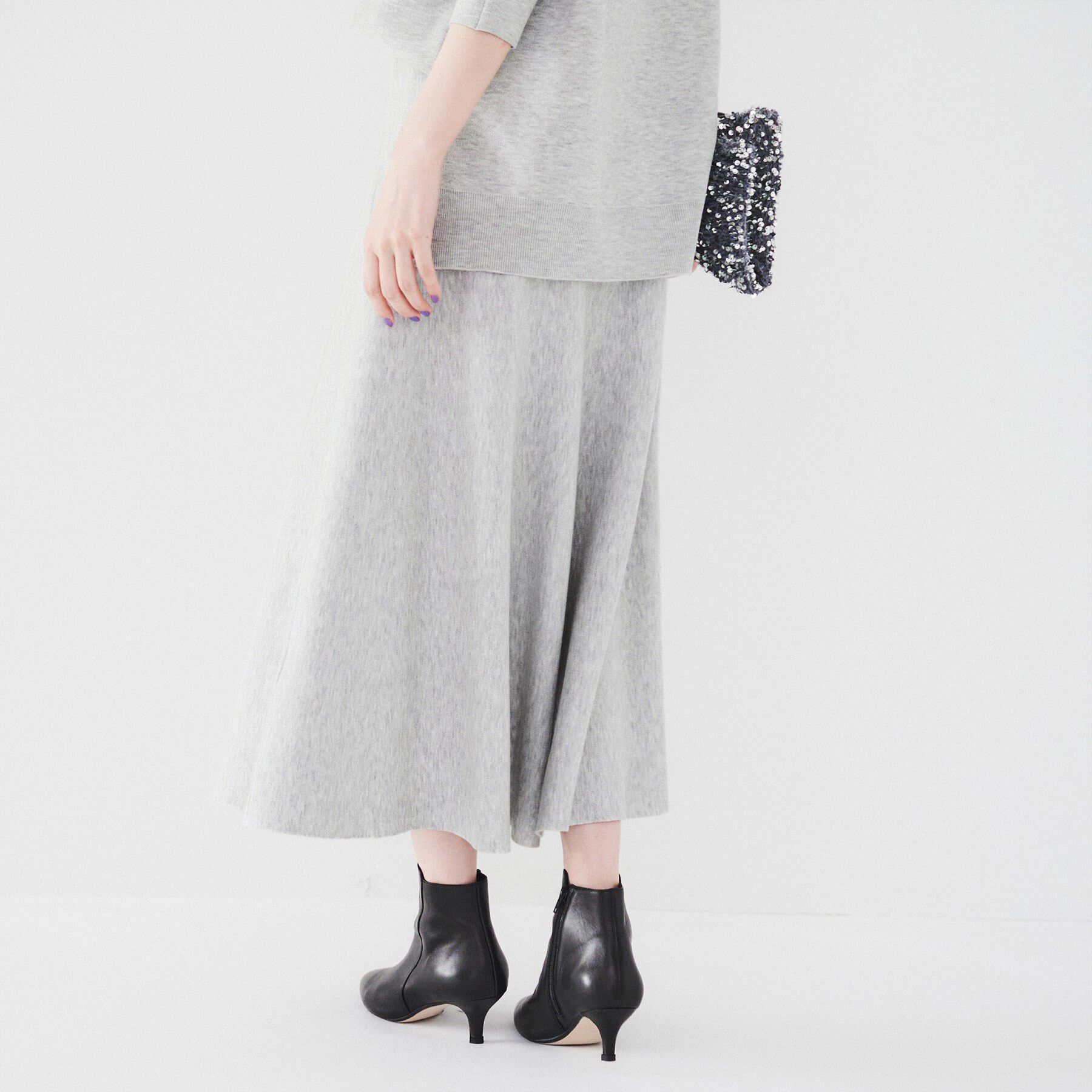 UNTITLED「【セットアップ可能/スウェットライク】セミフレアニットスカート」|スカート|