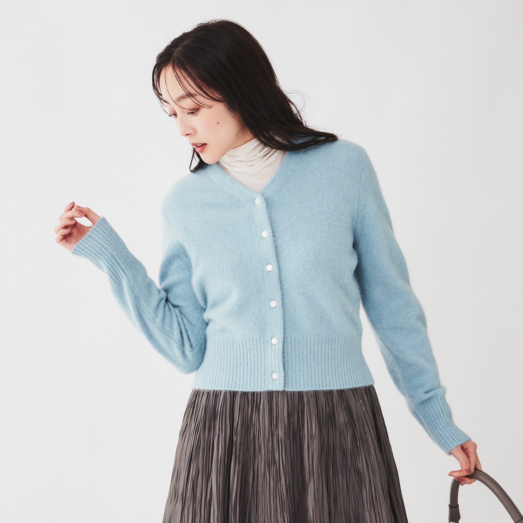 UNTITLED「【ショート丈/一枚着も可能】ウールフォックス Vネックカーディガン」|カーディガン|