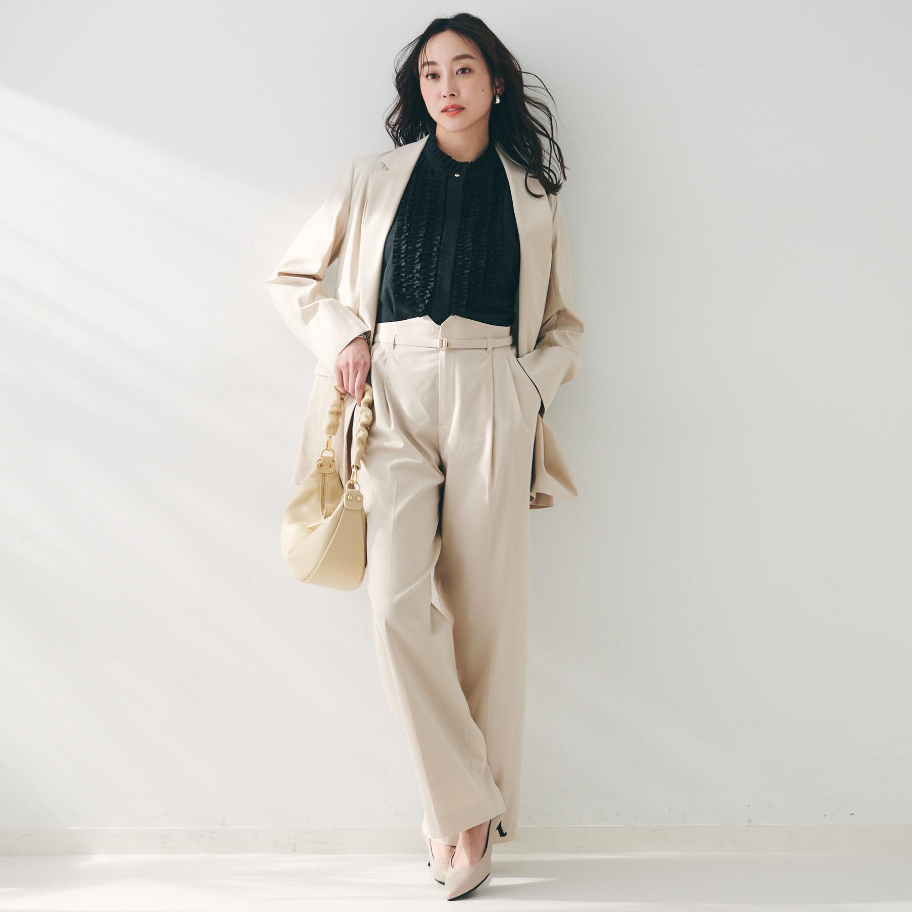 UNTITLED「スタンドネックフリルブラウス【吸水速乾/UVケア】」|シャツ・ブラウス|