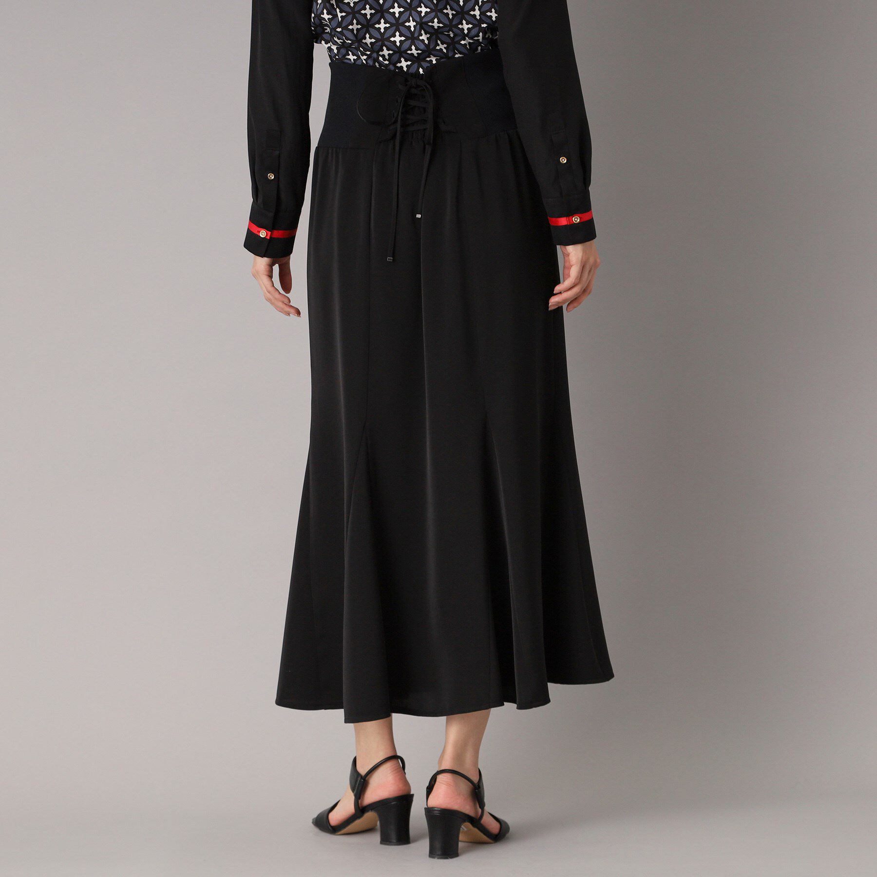 DRESSTERIOR「【大人百花春号掲載 モデル美香さん着用】バックストラップマーメイドスカート」|スカート|