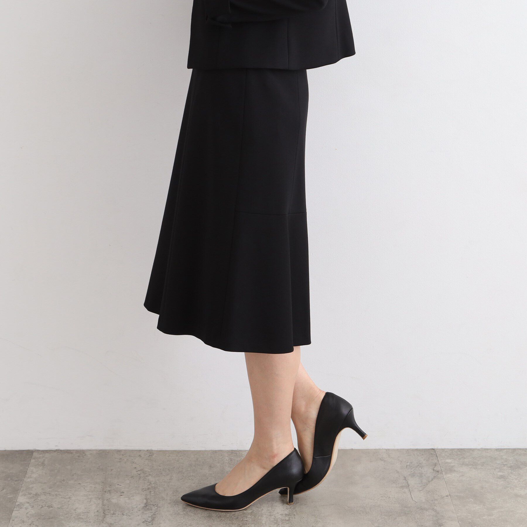 INDIVI「【定番スーツ／ジャージ素材】セミフレアスカート」|スーツ|