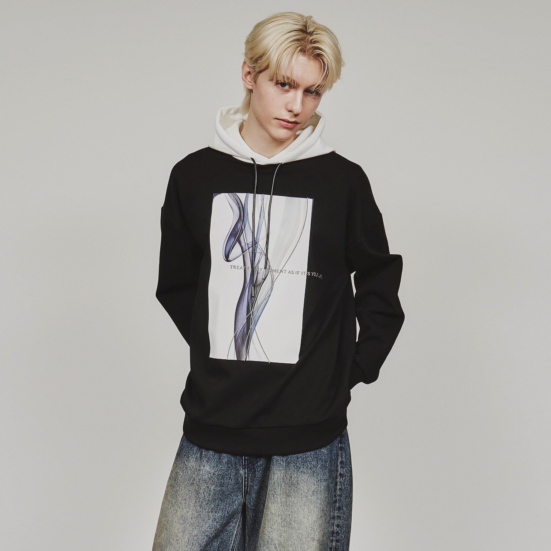 tk.TAKEO KIKUCHI「バイカラーフードスモークパーカ」|パーカー|ブラック(519)