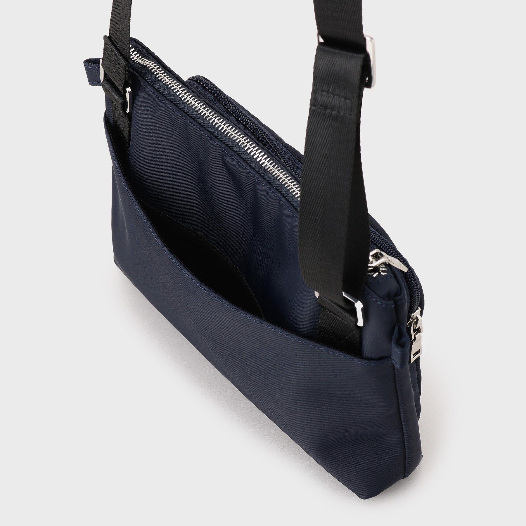 tk.TAKEO KIKUCHI「ナイロンサコッシュ」|ショルダー・メッセンジャー|