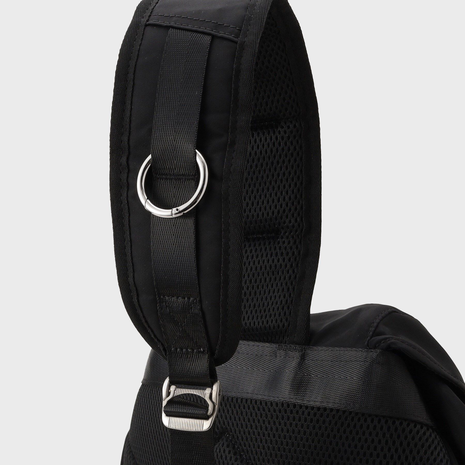 tk.TAKEO KIKUCHI「MAKAVELIC ワンショルダーバックパック」|リュック|