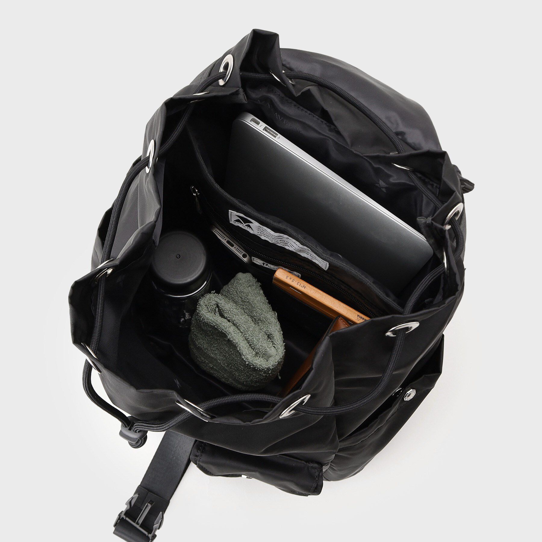 tk.TAKEO KIKUCHI「MAKAVELIC ワンショルダーバックパック」|リュック|