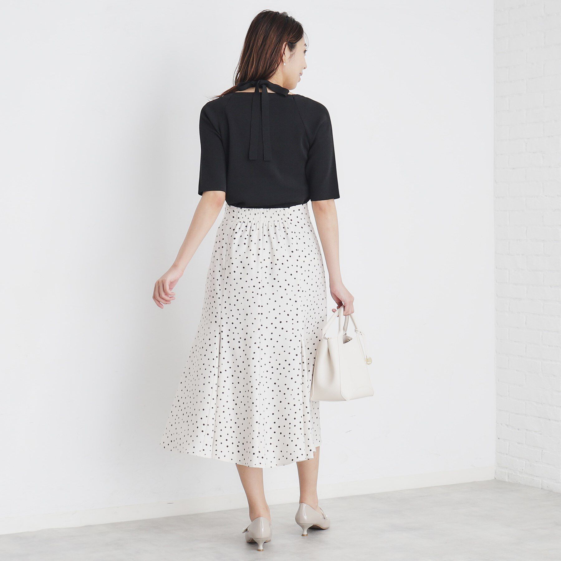 index「スクエアホルターネックニット【洗濯機洗い可】」|ニット・セーター|