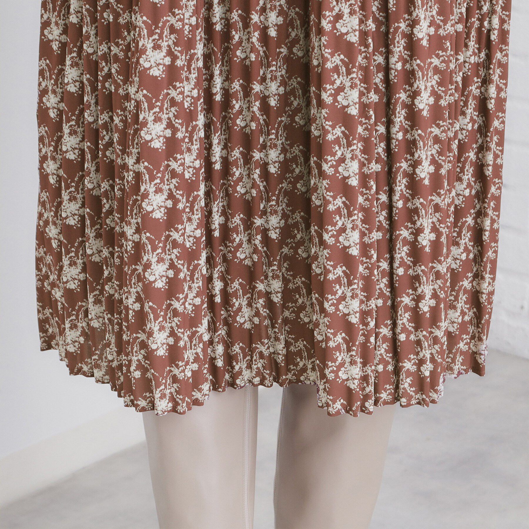 index「マジョリカプリーツ小花柄ワンピース【洗濯機洗い可】」|ワンピース|