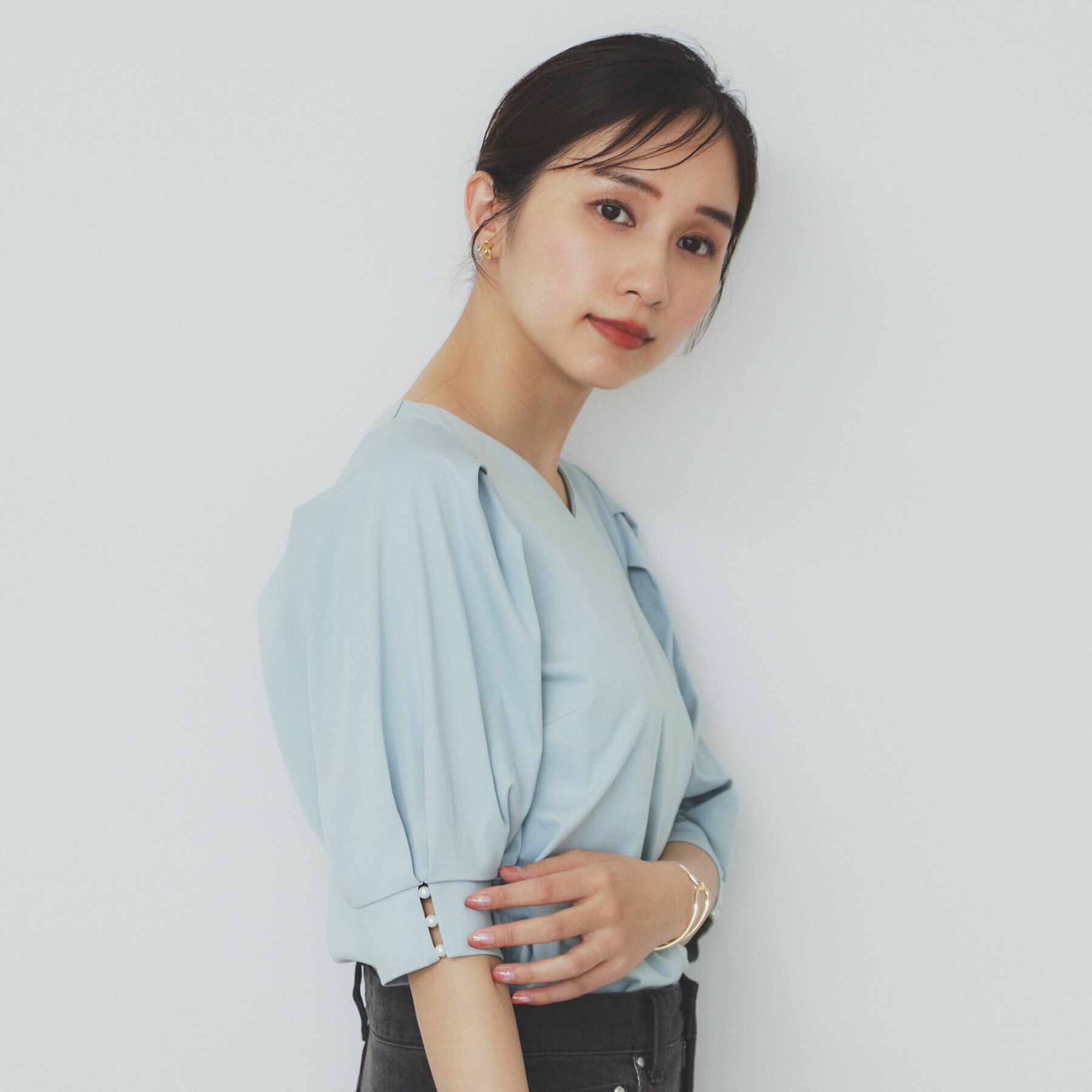 index「《5色展開》Vネックタックパフスリーブトップス【洗濯機洗い可/UVケア/接触冷感】」|Tシャツ・カットソー|