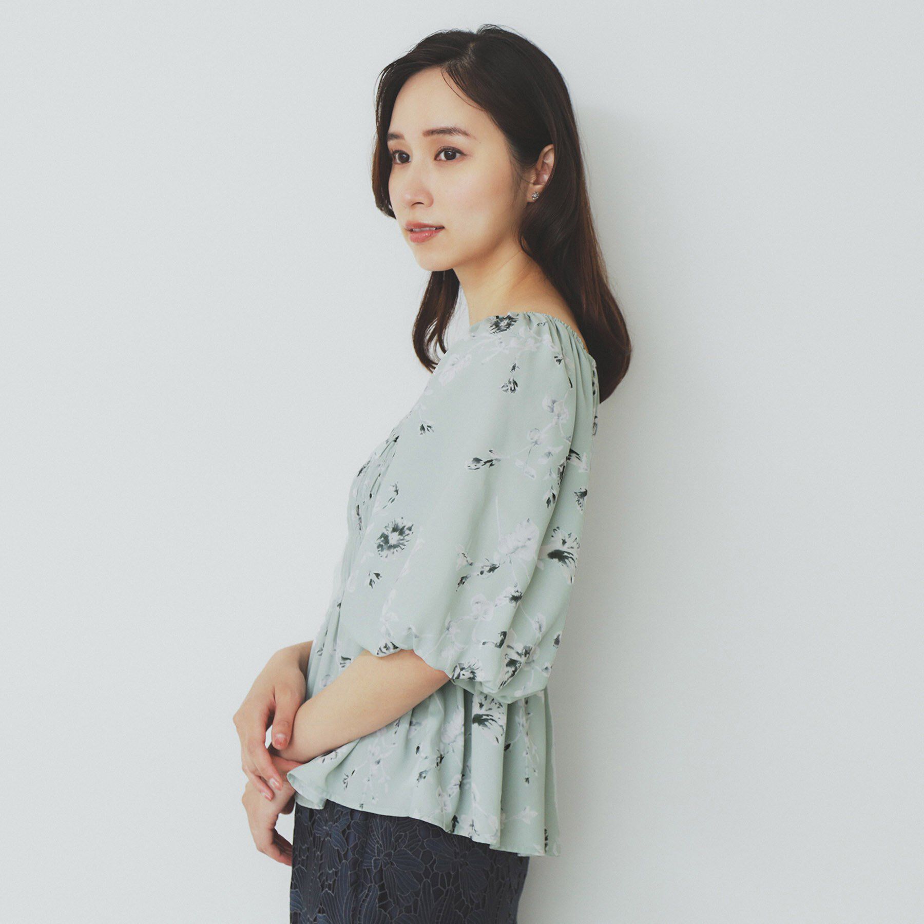index「フラワーシャーリングペプラムブラウス【洗濯機洗い可】」|シャツ・ブラウス|