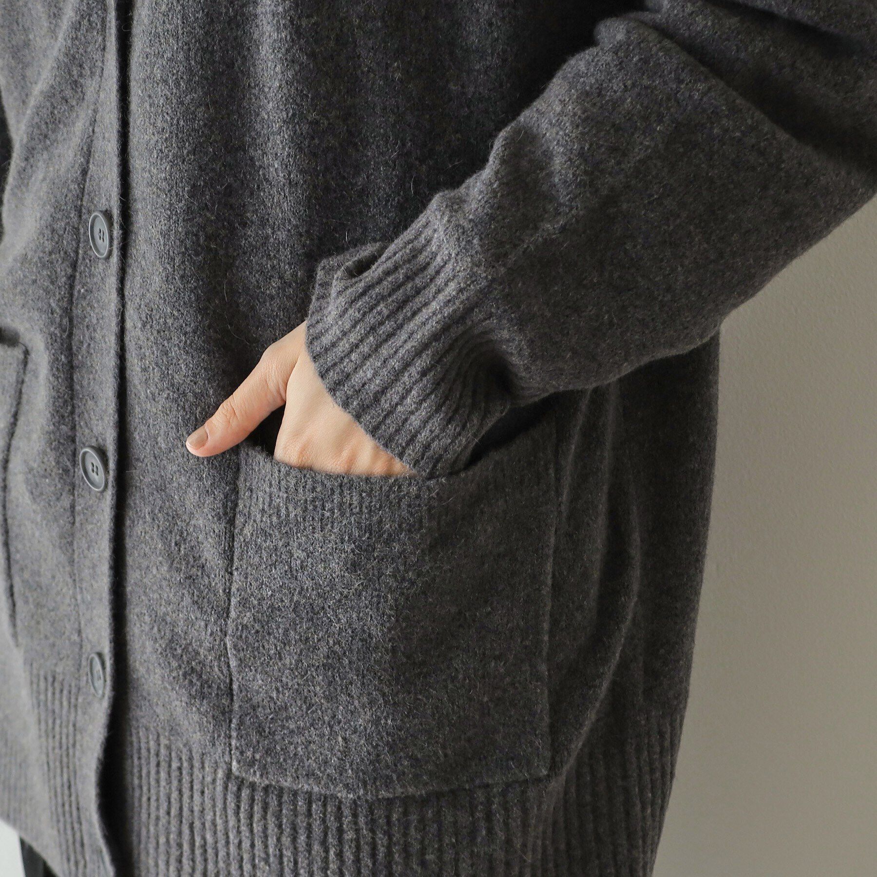 OPAQUE.CLIP「アンゴラ混リラクシーVネックニットカーディガン【洗濯機洗い可】」|カーディガン|