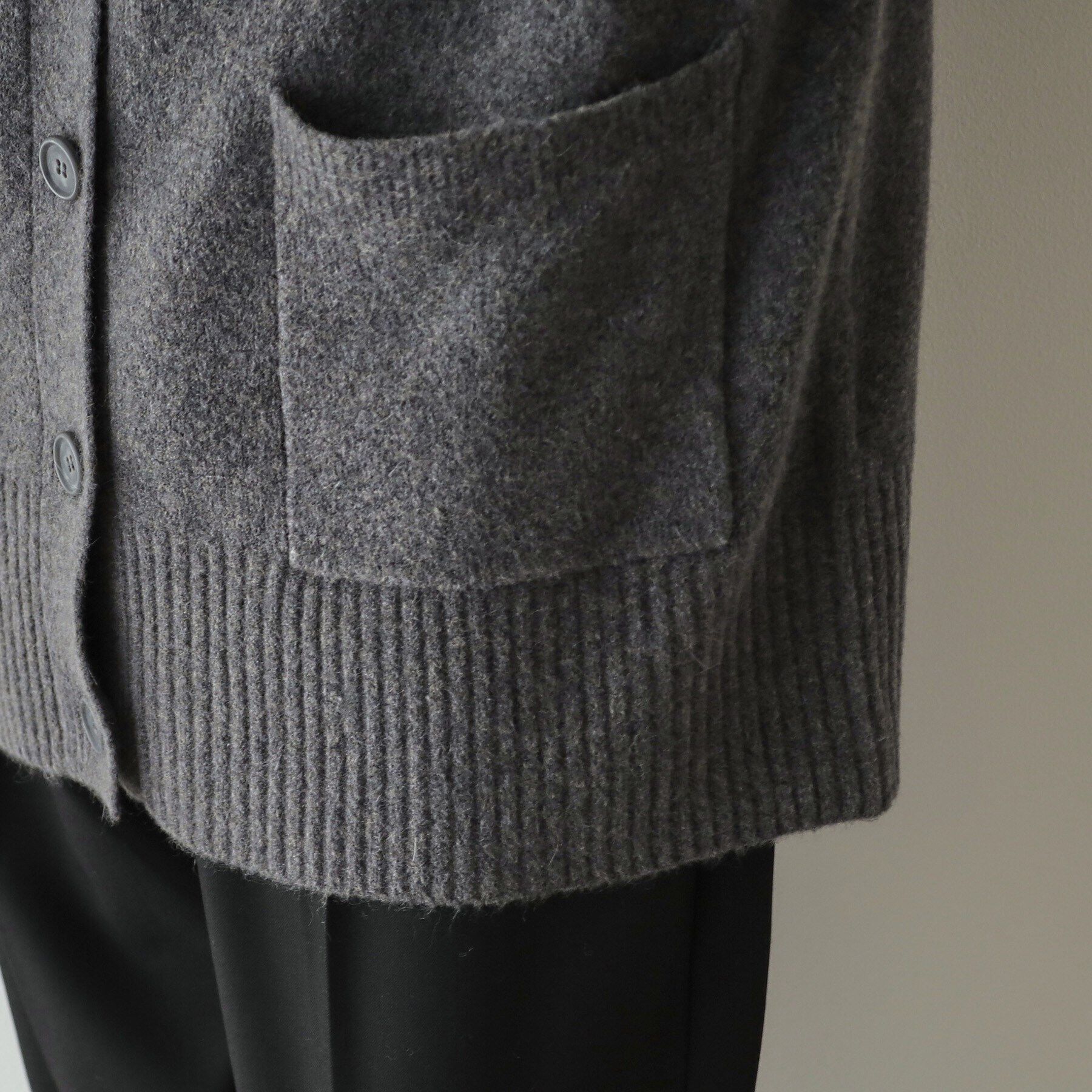 OPAQUE.CLIP「アンゴラ混リラクシーVネックニットカーディガン【洗濯機洗い可】」|カーディガン|