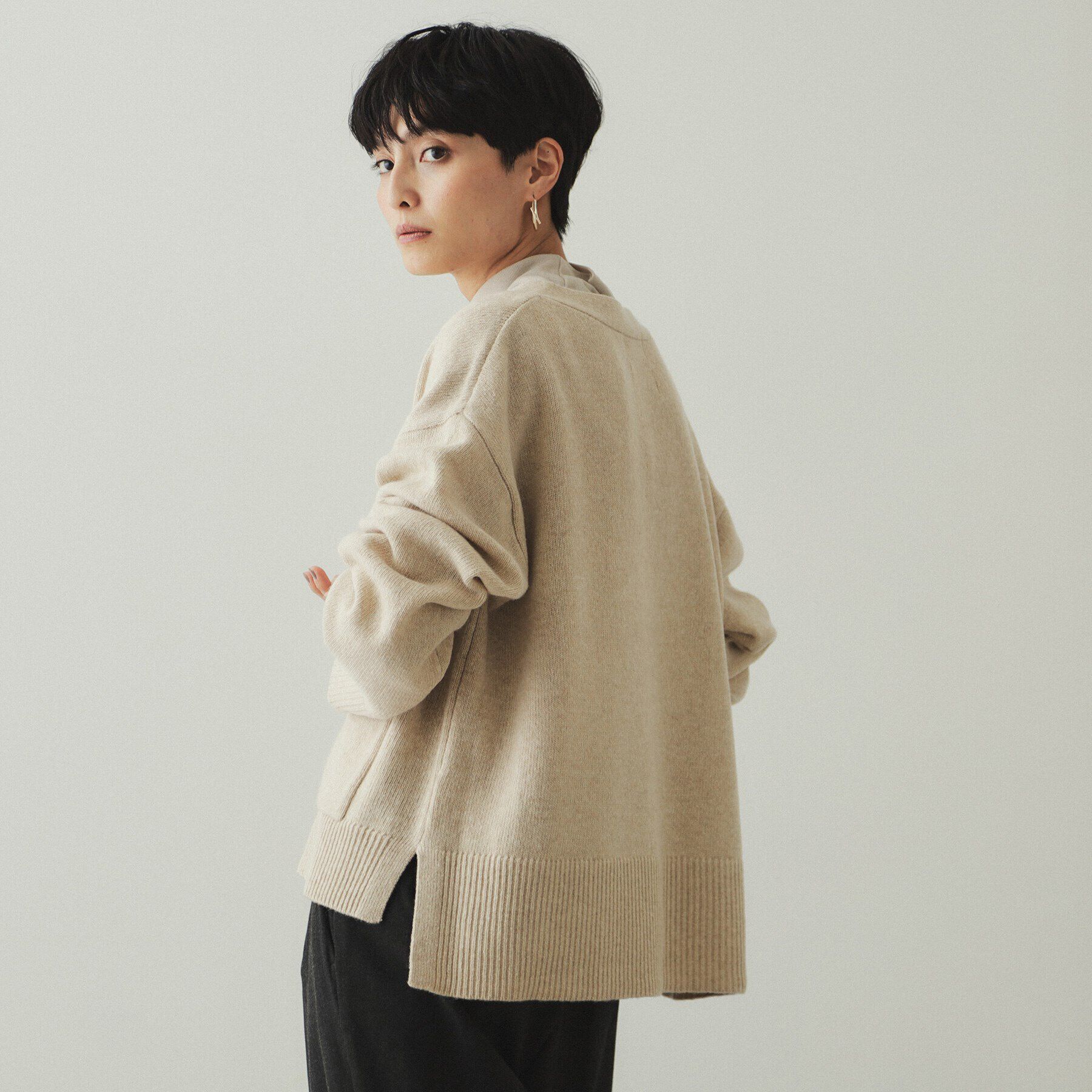 OPAQUE.CLIP「ミドルゲージVネックニットカーディガン／FILIVIVI・フィルビビ【洗える】」|カーディガン|