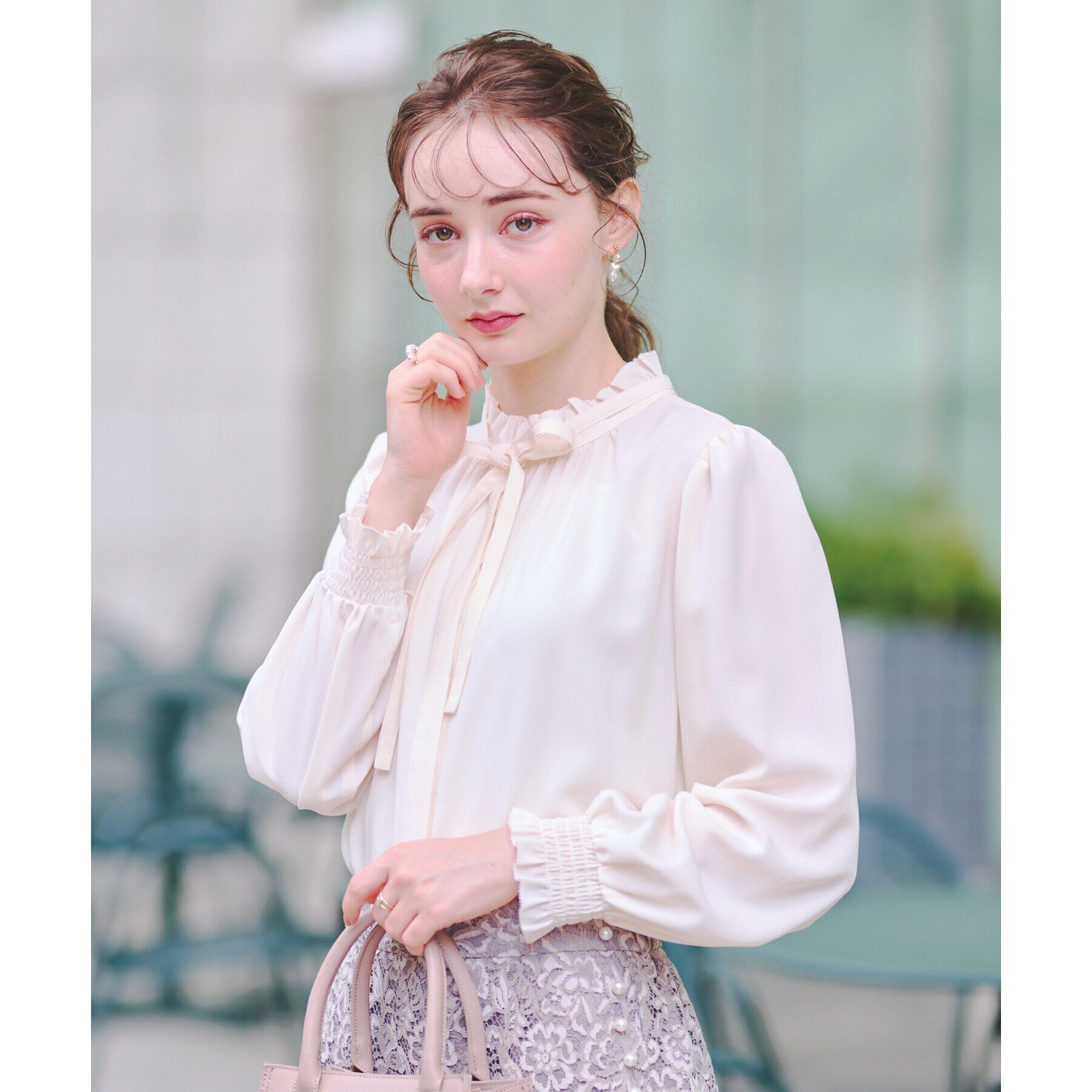 Couture broach「【好印象なレディブラウス】タイ付きピコフリルブラウス」|シャツ・ブラウス|