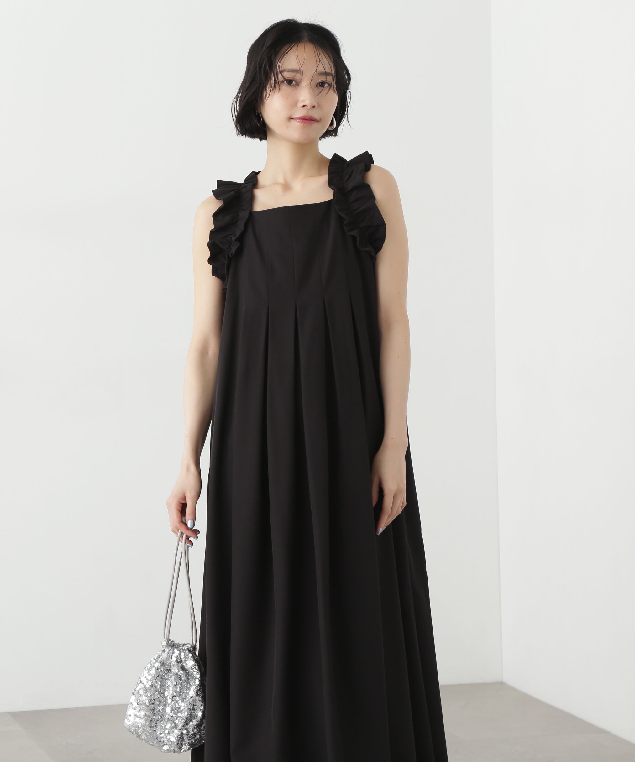  「ラッフルショルダーワンピース」|ワンピース|ブラック