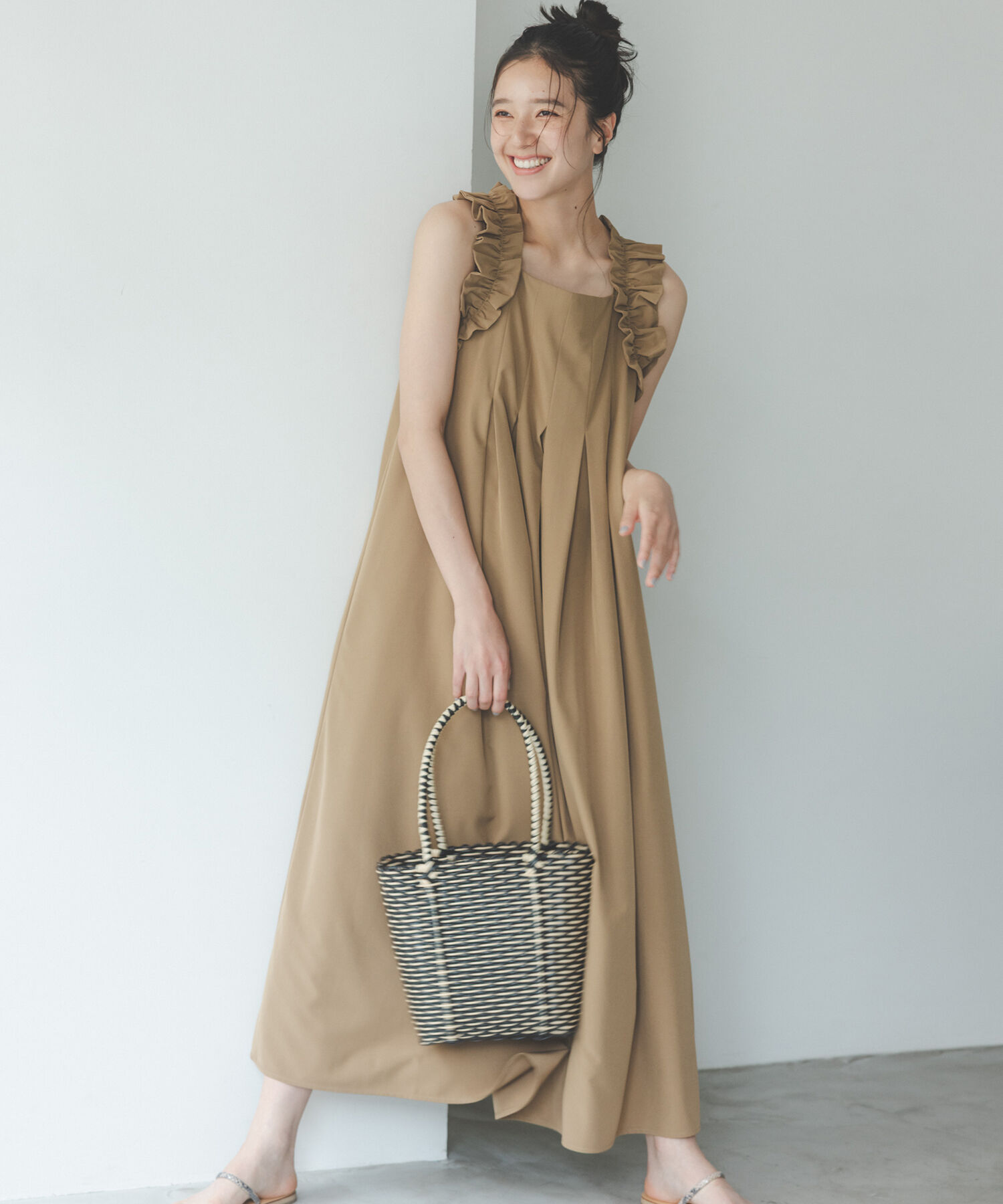  「ラッフルショルダーワンピース」|ワンピース|