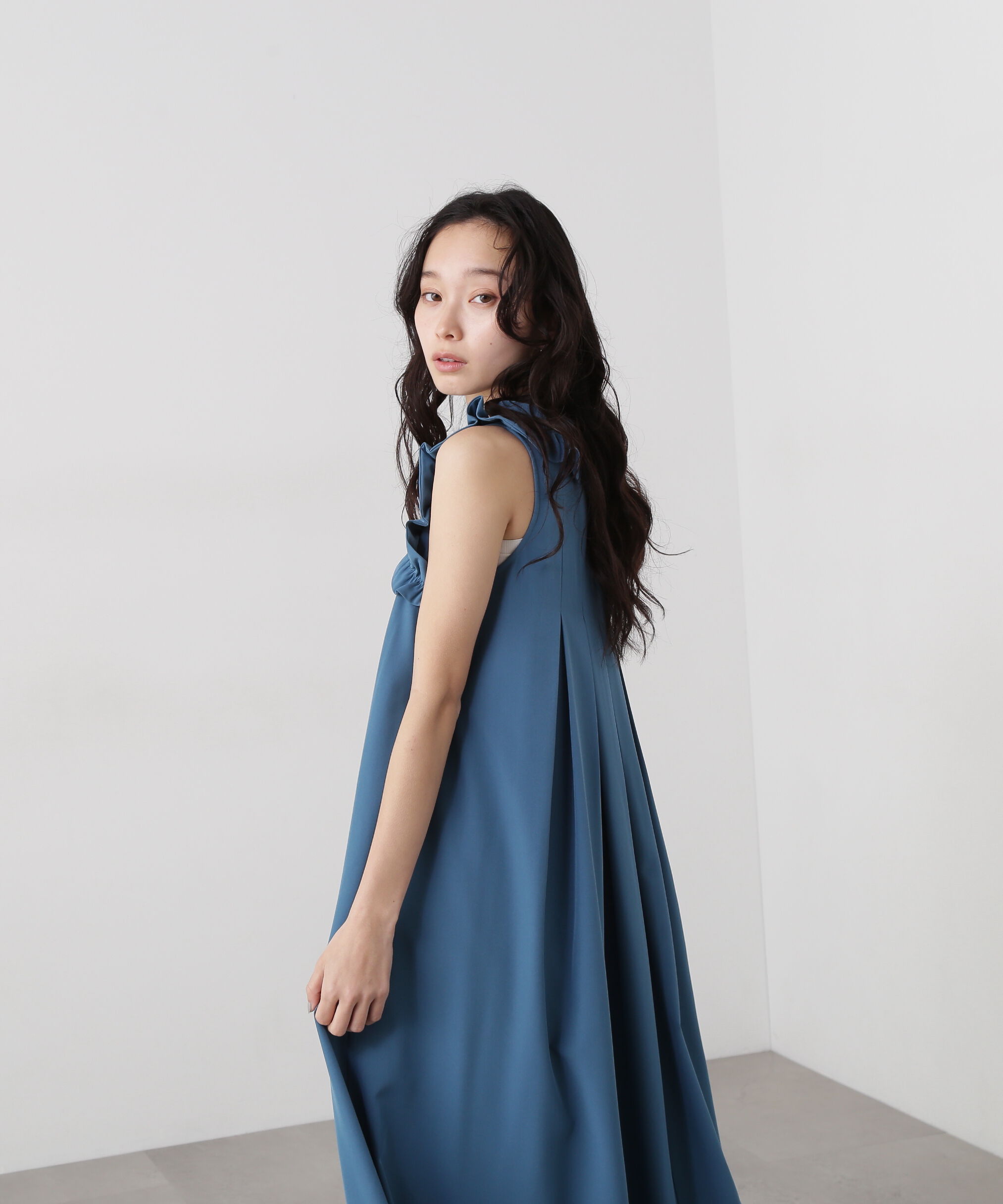  「ラッフルショルダーワンピース」|ワンピース|