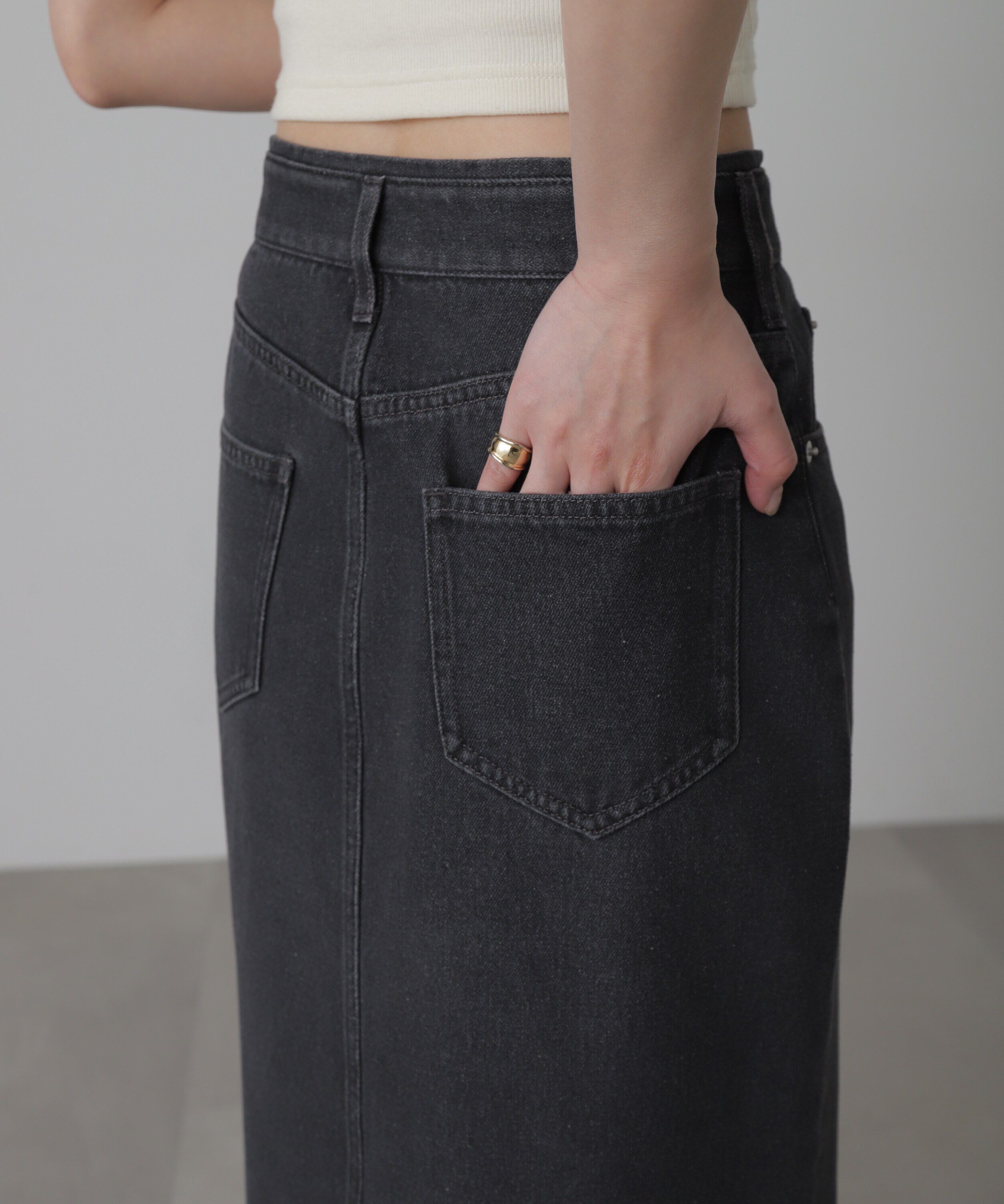  「フロントスリットナローデニムスカート」|スカート|