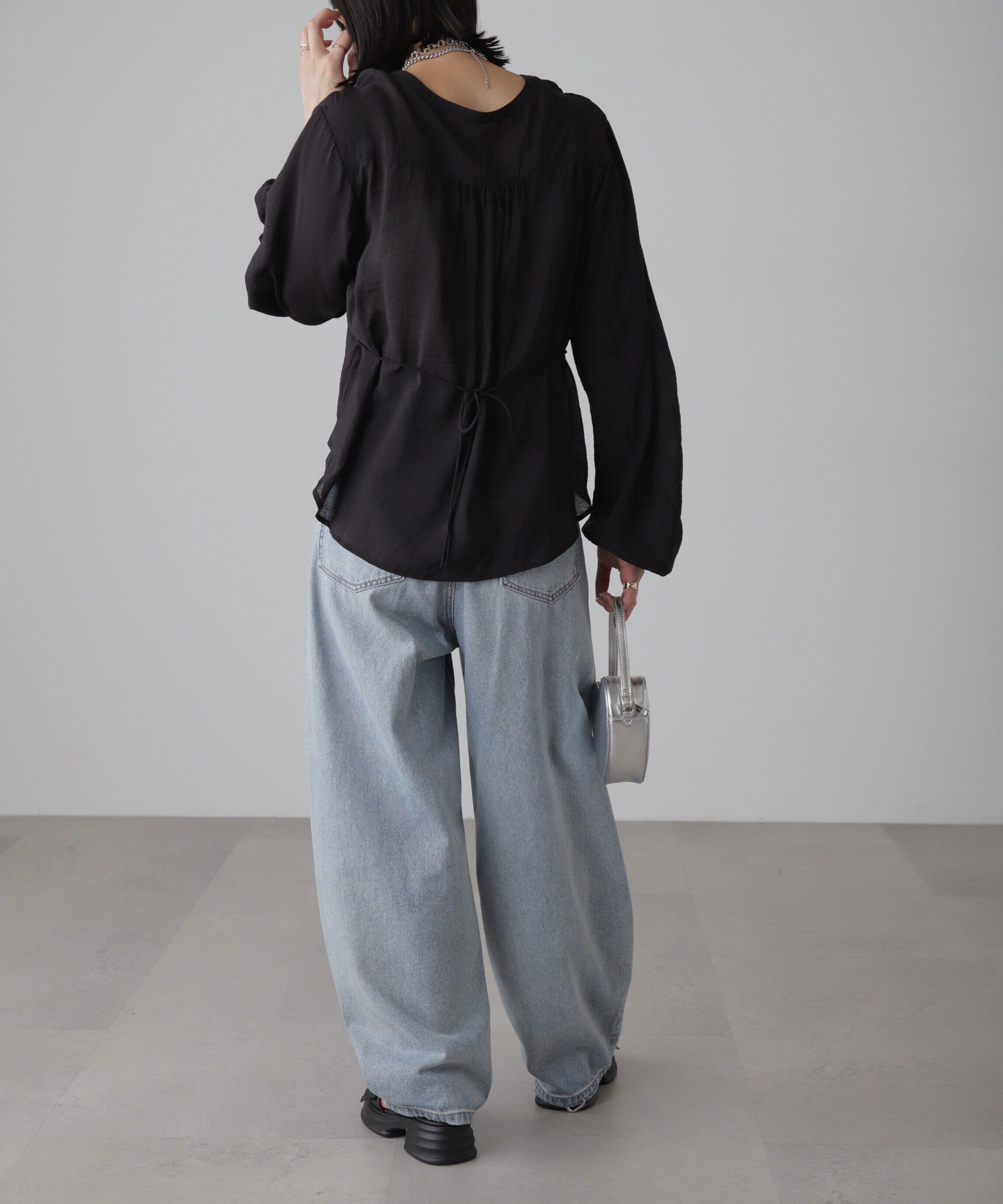  「Vネックシャーリングブラウス」|シャツ・ブラウス|