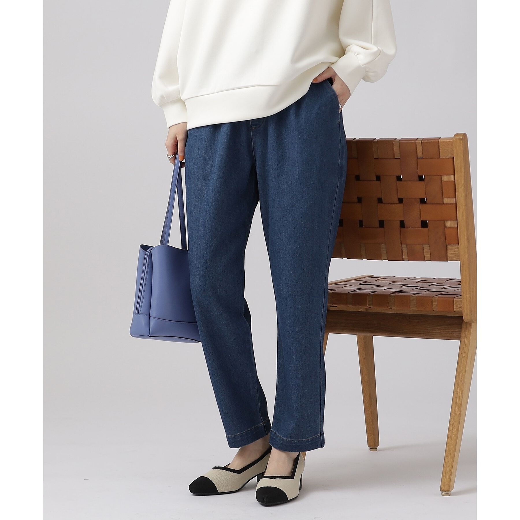 SHOO･LA･RUE「【SS-3L/洗える/美脚シルエット】ボトム選びが難しい方の救世主 デニムイージーテーパードパンツ」|デニム|ブルー(092)