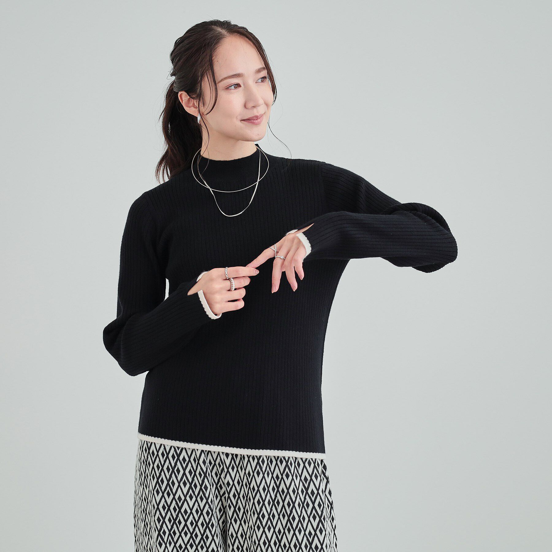 SHOO･LA･RUE「【洗える】1枚でこなれ見え 配色ライン リブハイネックニット」|ニット・セーター|