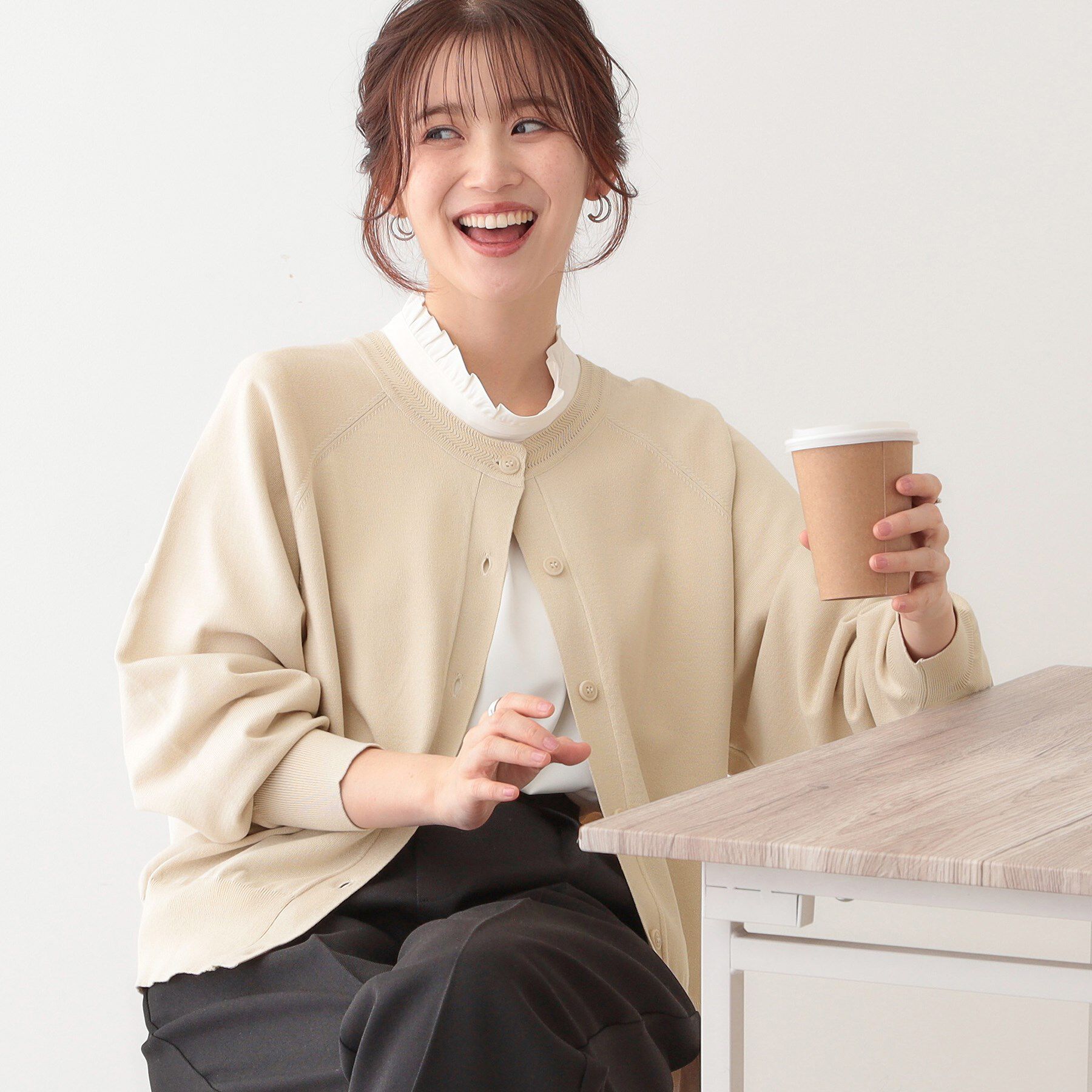 SHOO･LA･RUE「【洗える/S-LL/前後2WAY】クルーネックニットカーディガン」|カーディガン|グレージュ(050)