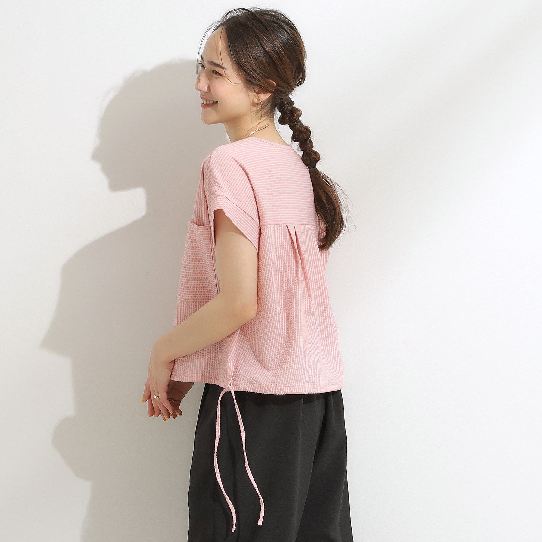 SHOO･LA･RUE「【洗える/S-LL】シルエット変化を楽しめる サッカーストライプ柄スキッパートップス」|Tシャツ・カットソー|