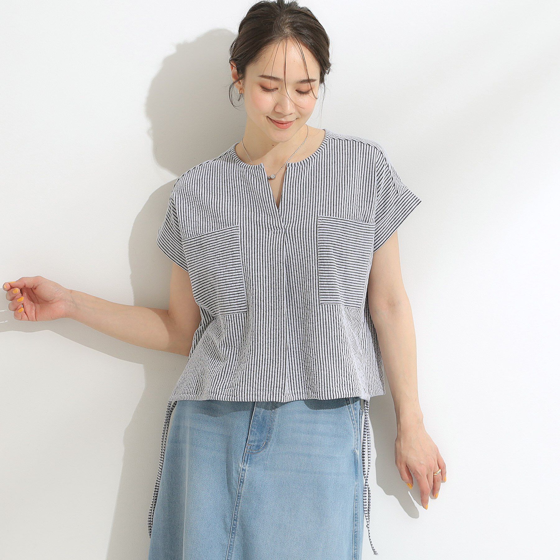 SHOO･LA･RUE「【洗える/S-LL】シルエット変化を楽しめる サッカーストライプ柄スキッパートップス」|Tシャツ・カットソー|