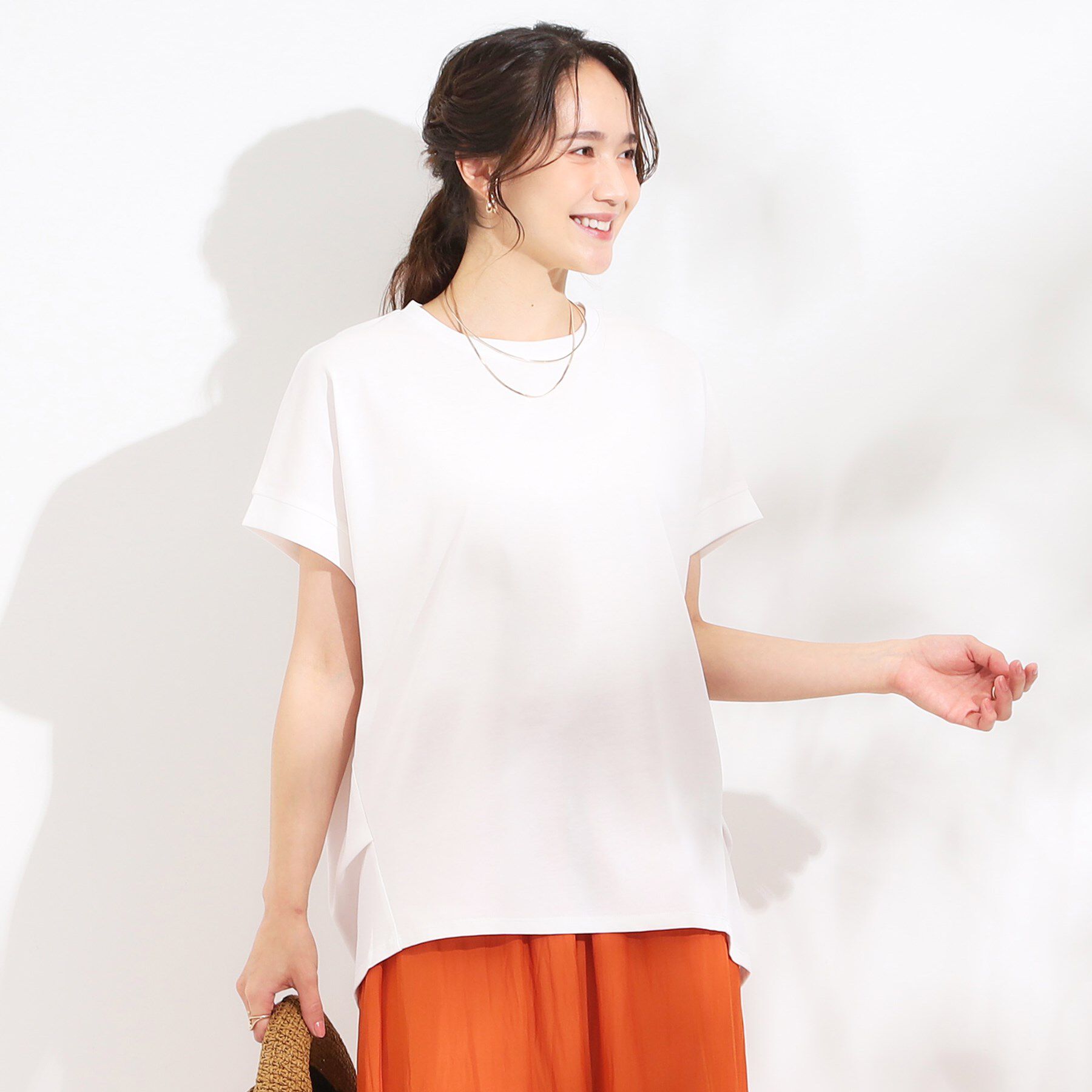 SHOO･LA･RUE「【S-LL/汗ジミ軽減/ひんやり/UV】体型カバーに タック入りドルマントップス」|Tシャツ・カットソー|